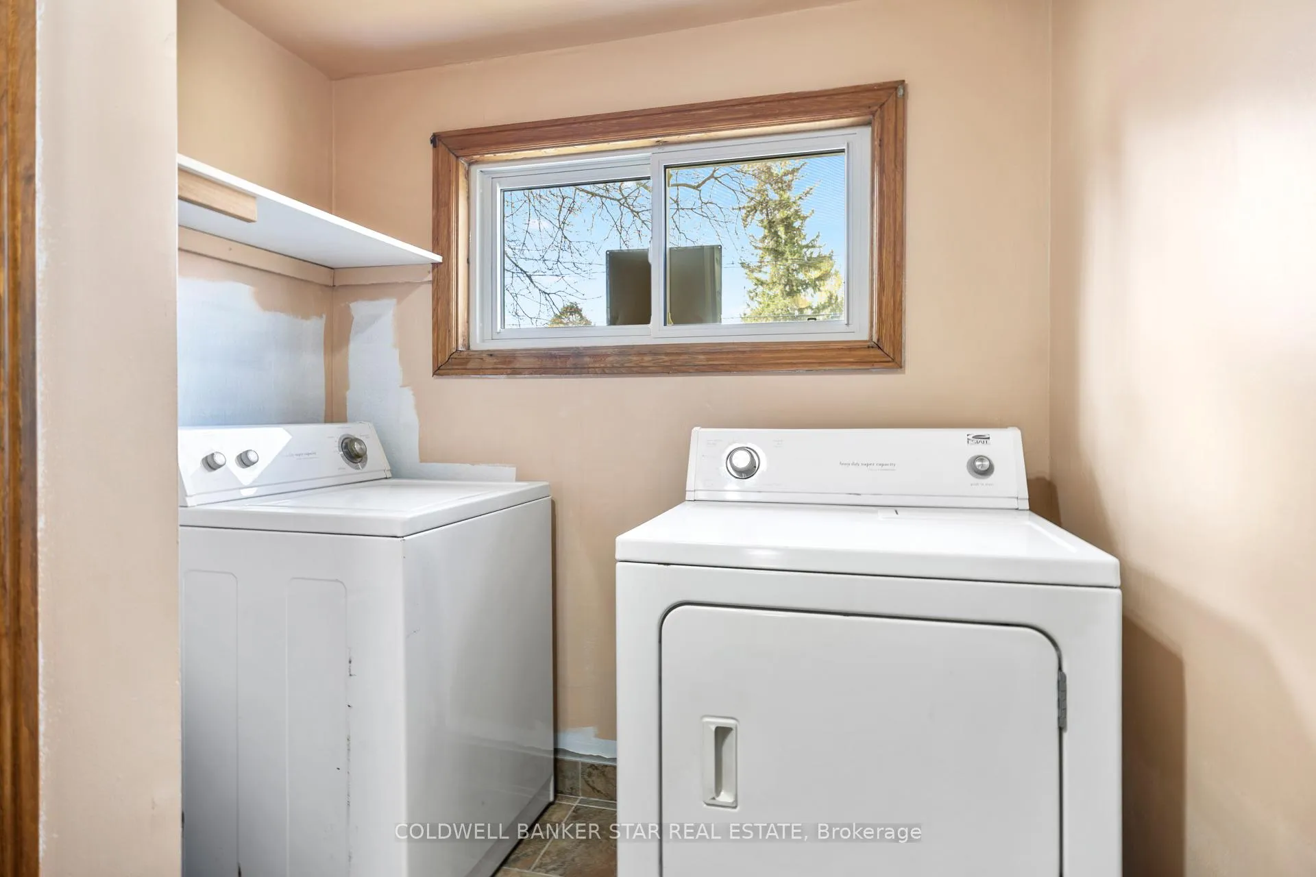Photo 11 of 179 Main Street, North Middlesex, Ailsa Craig — HOMEH