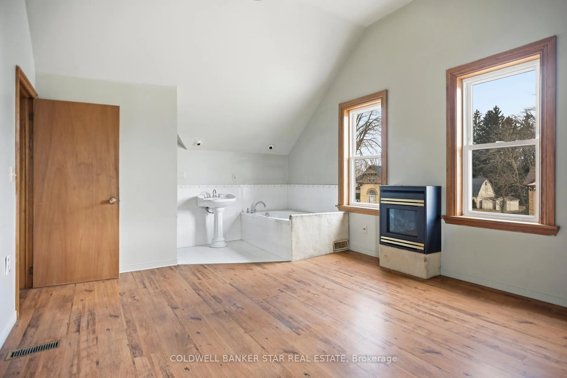 Photo 16 of 179 Main Street, North Middlesex, Ailsa Craig — HOMEH