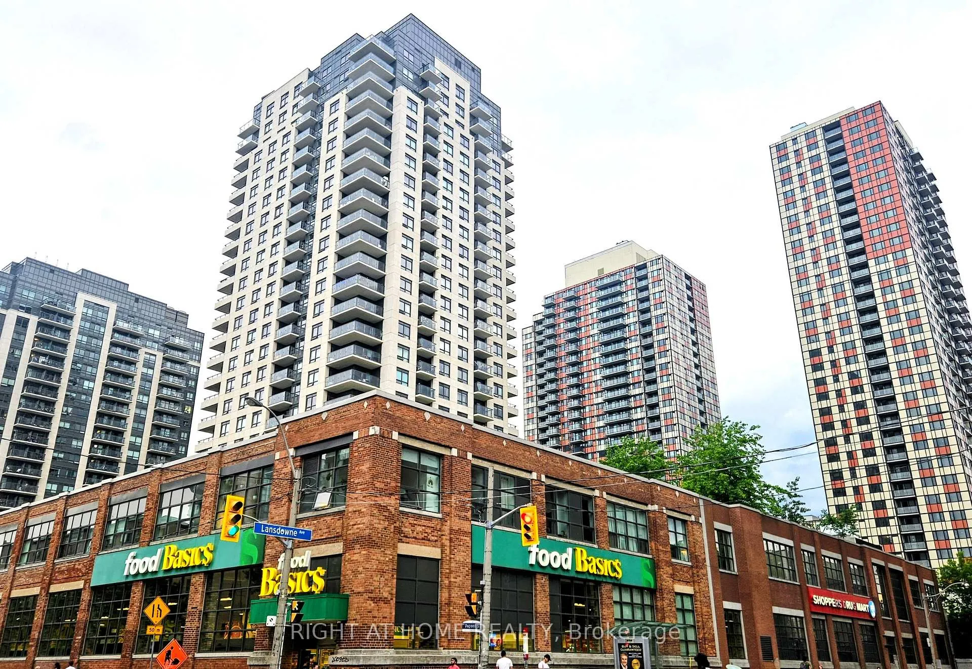 Front of Unit 506, 1410 Dupont Street