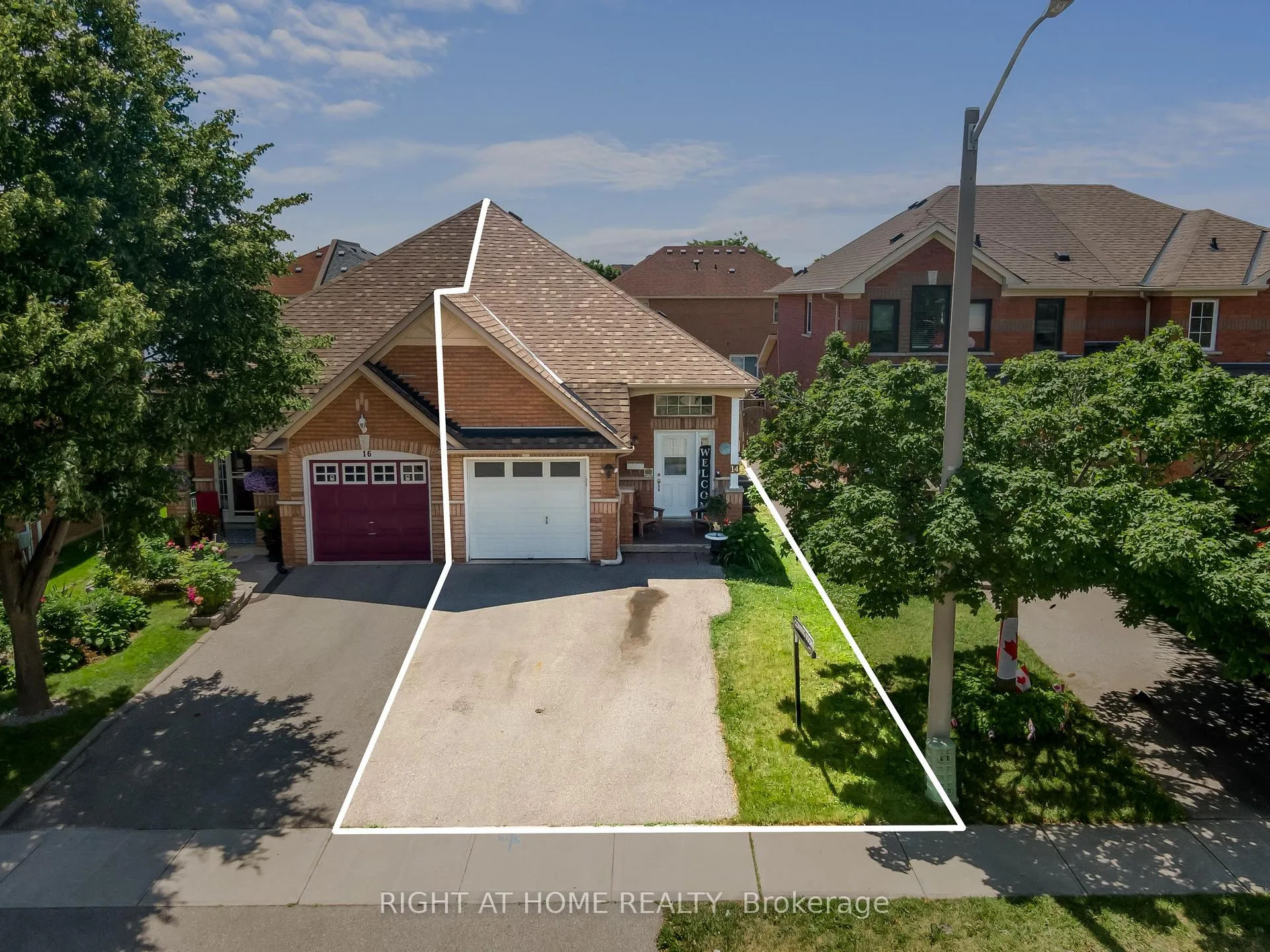 Photo 2 of 14 Tinsmith Street, Brampton, Northwest Sandalwood Parkway — HOMEH