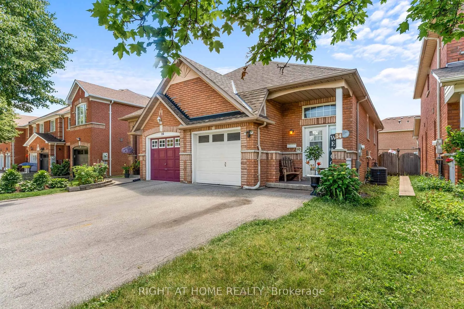 Photo 3 of 14 Tinsmith Street, Brampton, Northwest Sandalwood Parkway — HOMEH