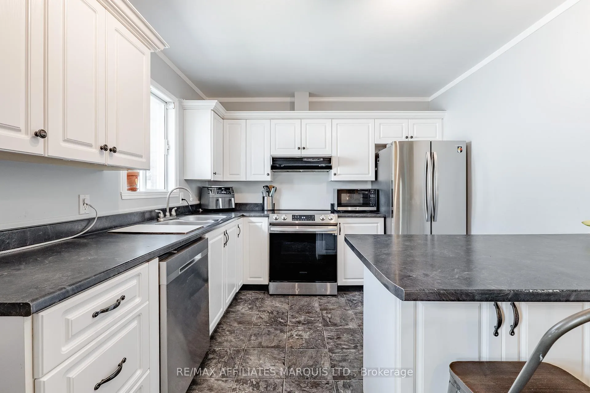 Photo 18 of 402 Cline Avenue, Cornwall, Cornwall — HOMEH