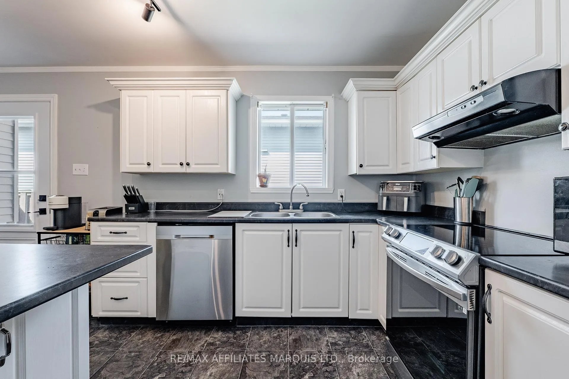 Photo 19 of 402 Cline Avenue, Cornwall, Cornwall — HOMEH