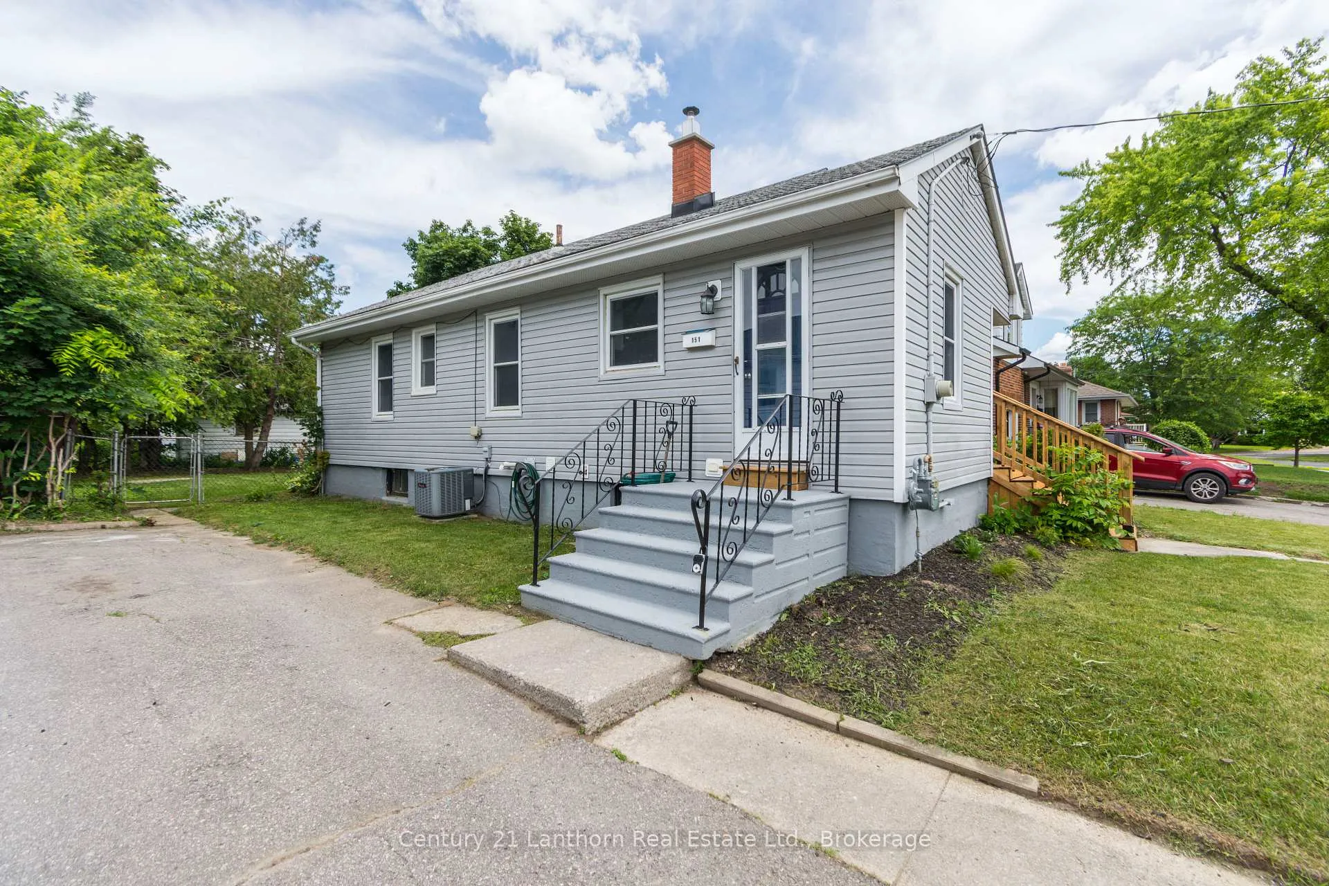 Photo 1 of 151 Hastings Drive, Belleville, Belleville Ward — HOMEH