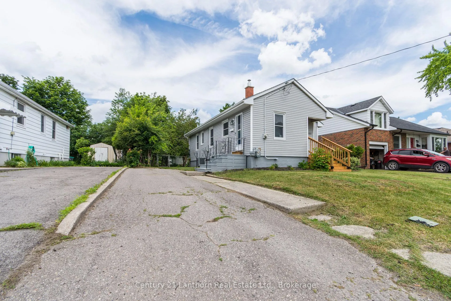 Photo 3 of 151 Hastings Drive, Belleville, Belleville Ward — HOMEH
