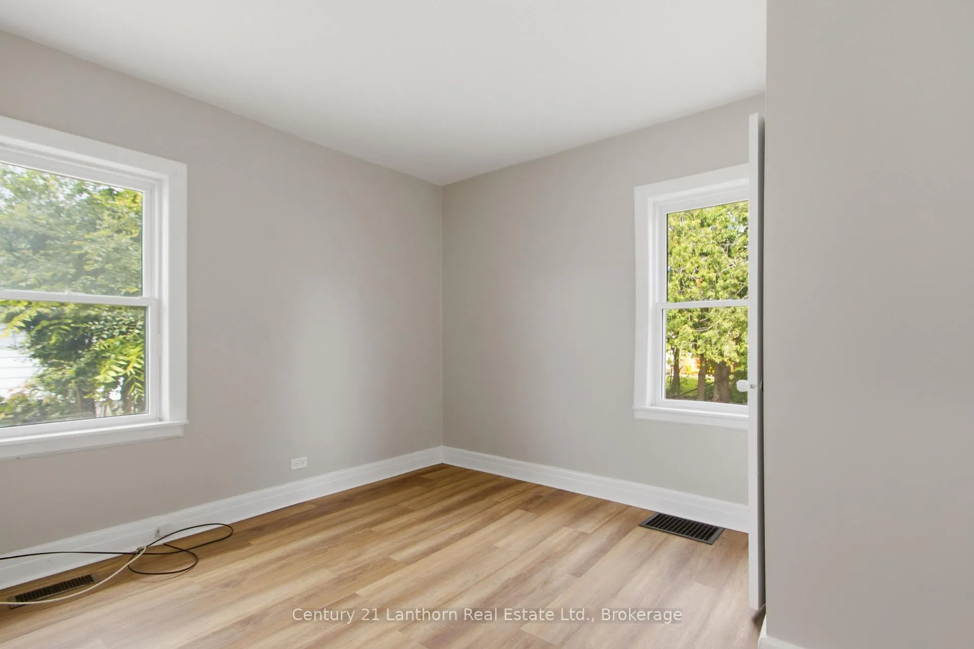 Photo 12 of 151 Hastings Drive, Belleville, Belleville Ward — HOMEH