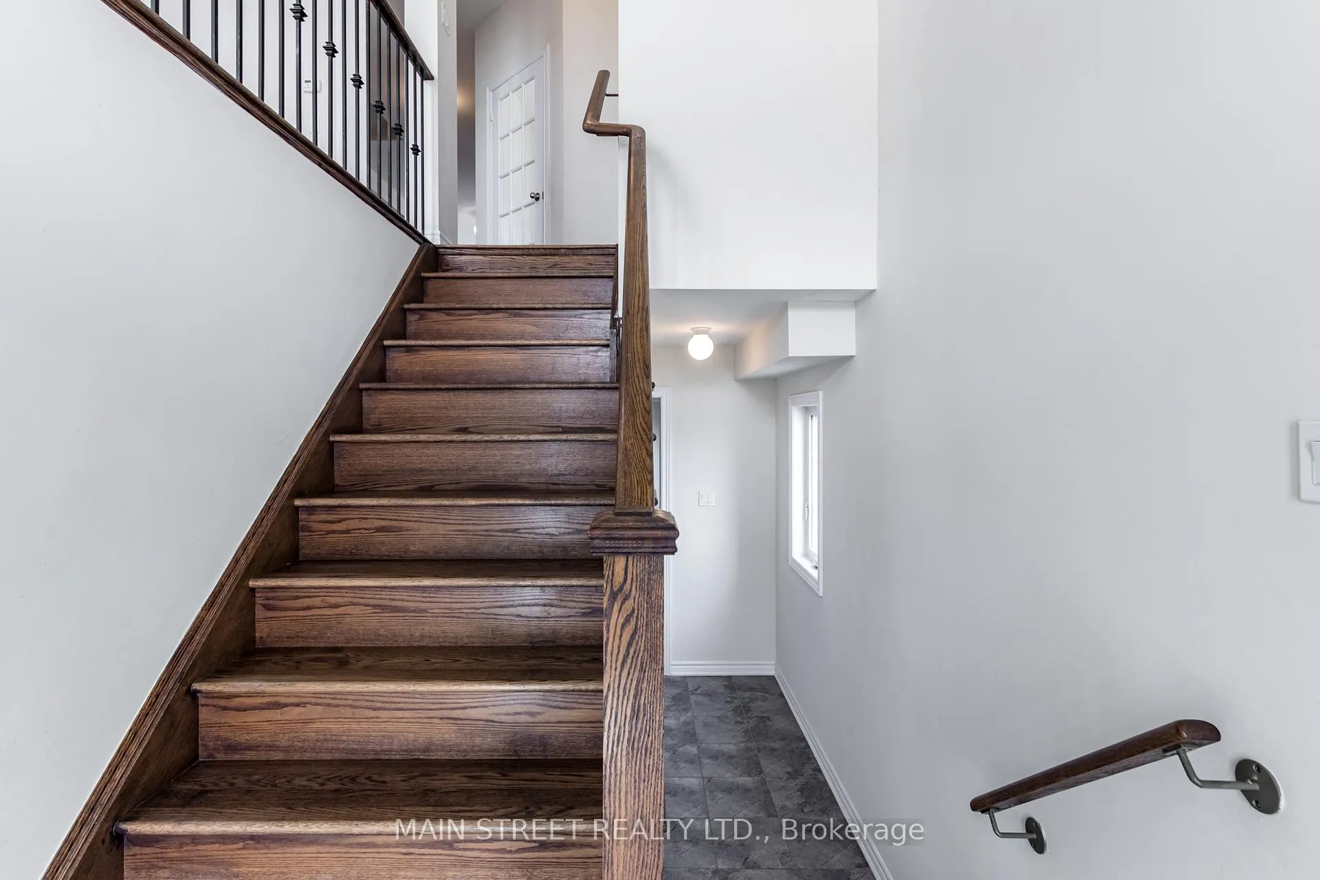 Photo 4 of 114 Sandwell Street, Vaughan, Vellore Village — HOMEH