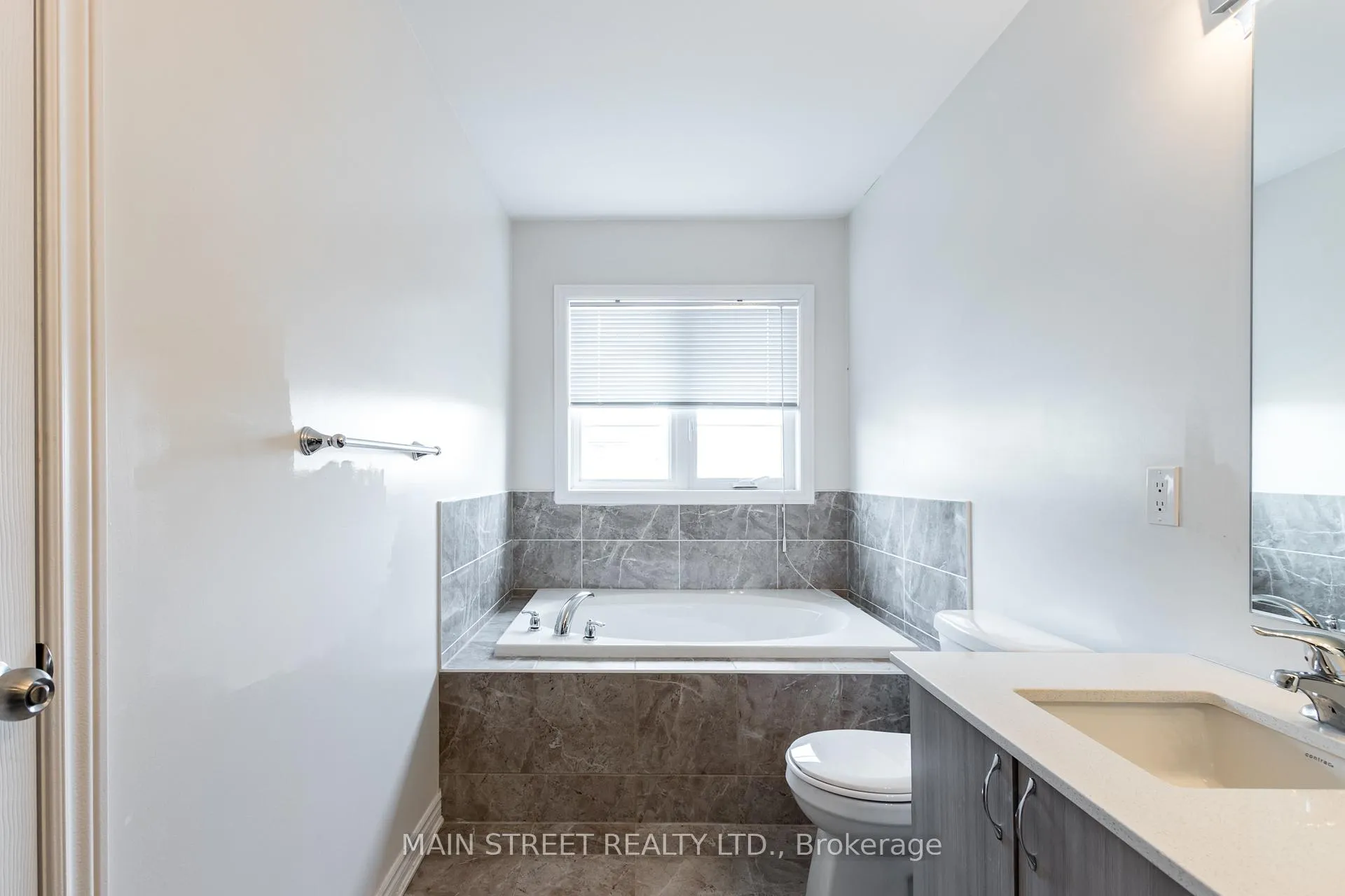 Photo 23 of 114 Sandwell Street, Vaughan, Vellore Village — HOMEH