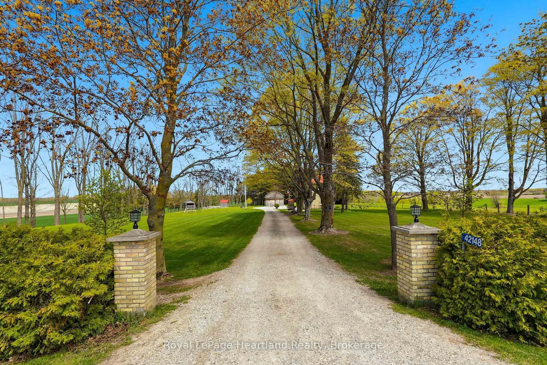 Photo 3 of 42148 Salem Road, Morris Turnberry, Turnberry — HOMEH