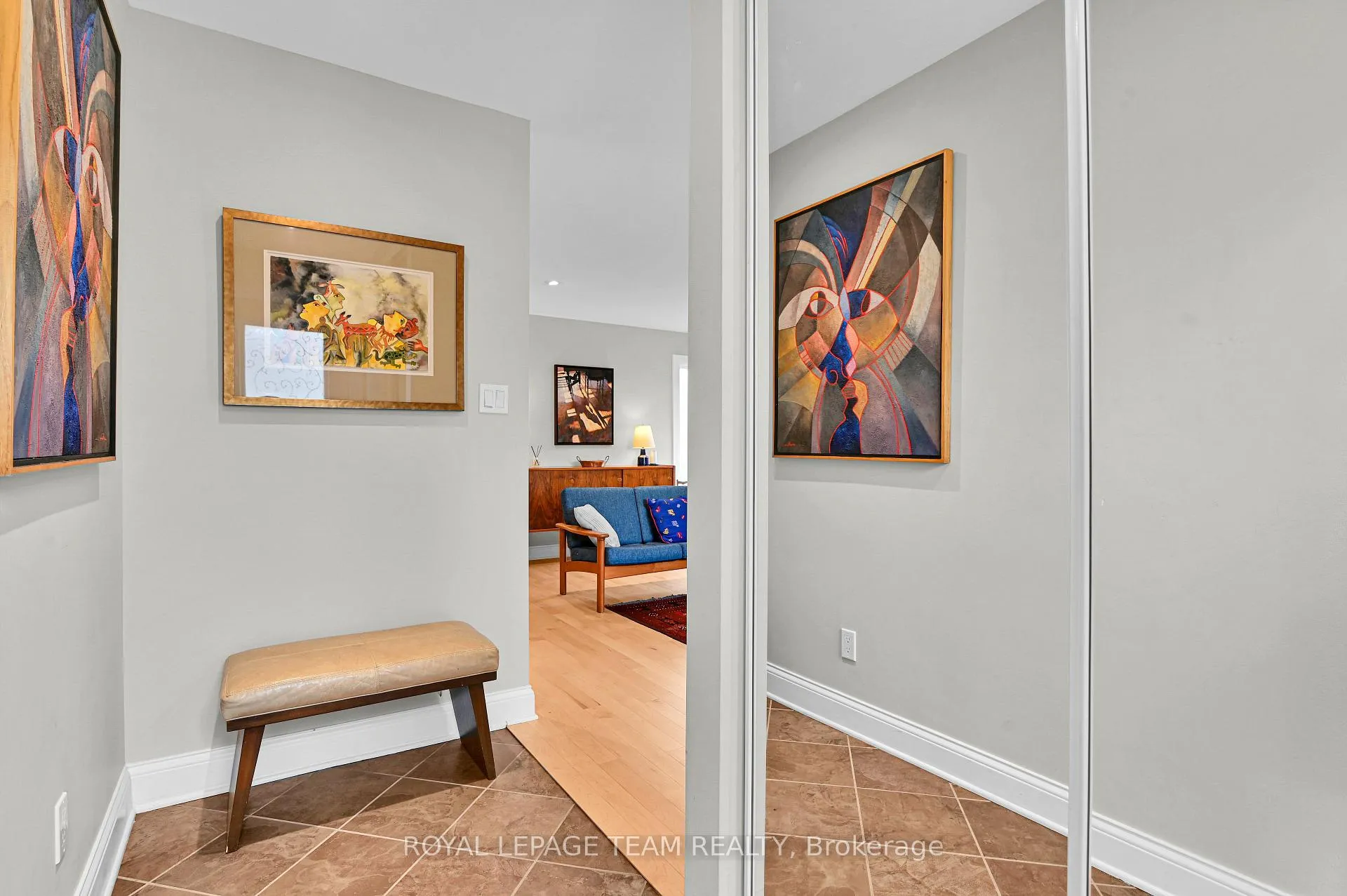 Photo 4 of 2186 Valley Drive, Ottawa, Elmvale Acres/Urbandale — HOMEH