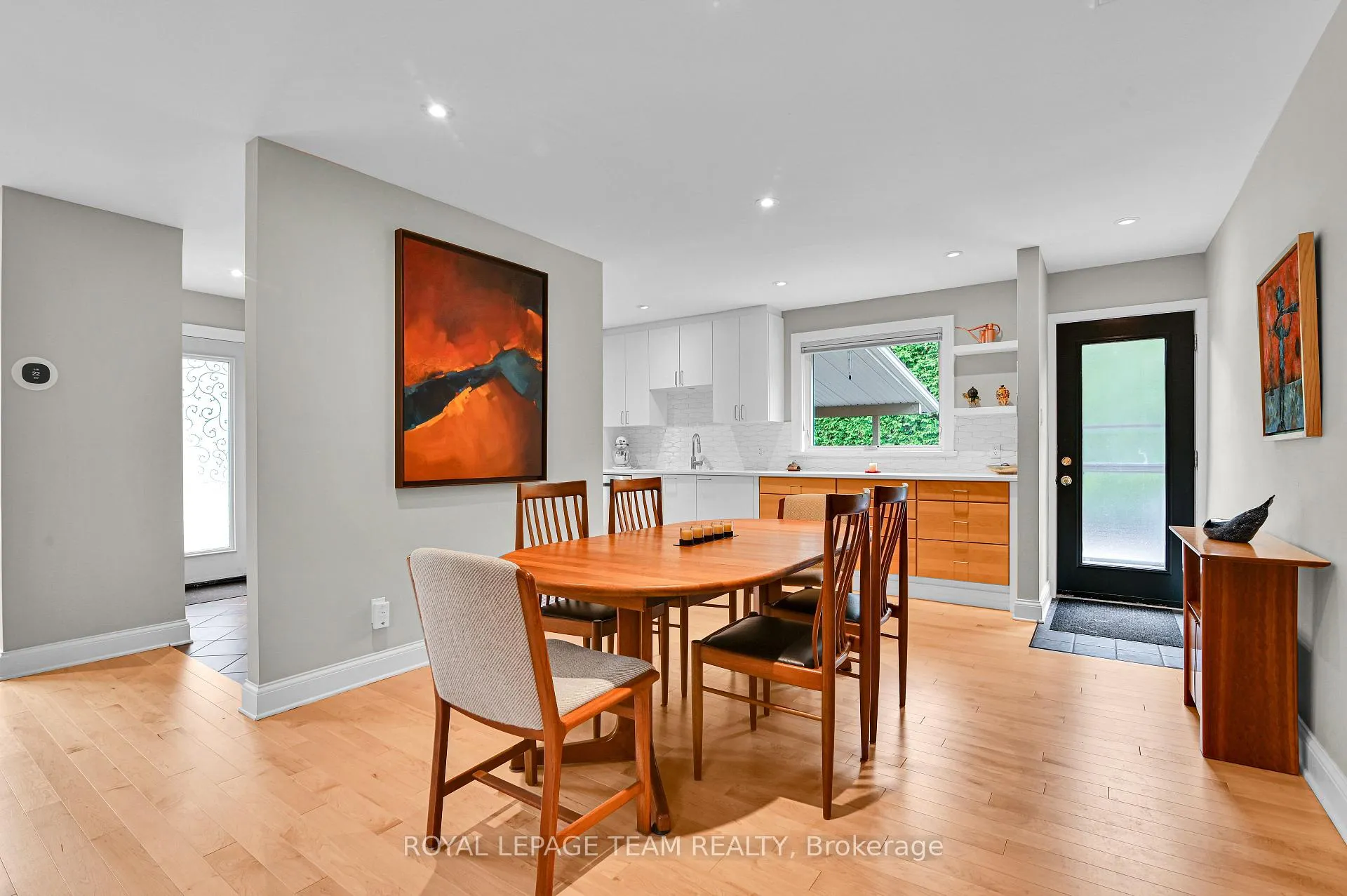 Photo 8 of 2186 Valley Drive, Ottawa, Elmvale Acres/Urbandale — HOMEH