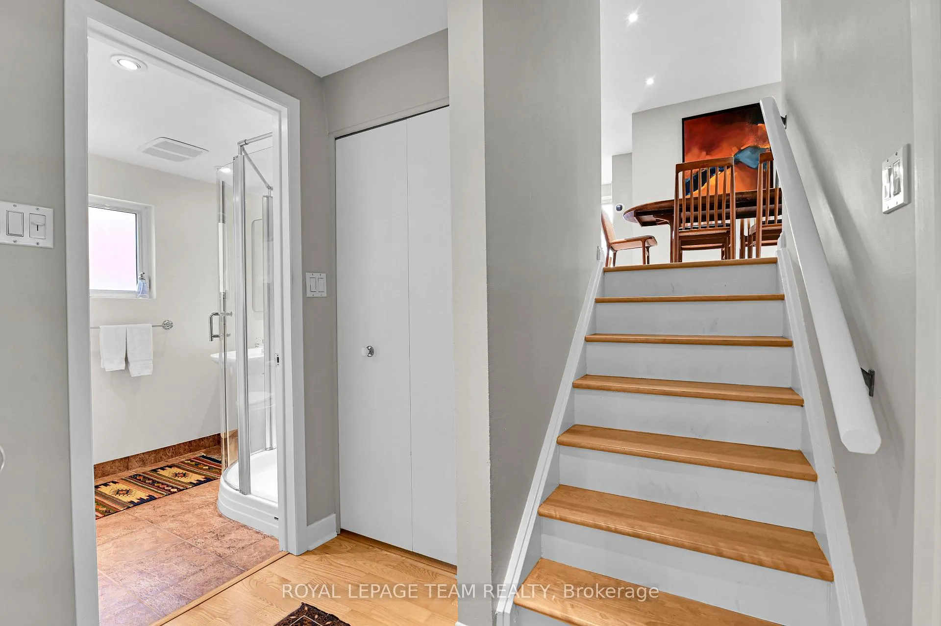 Photo 22 of 2186 Valley Drive, Ottawa, Elmvale Acres/Urbandale — HOMEH