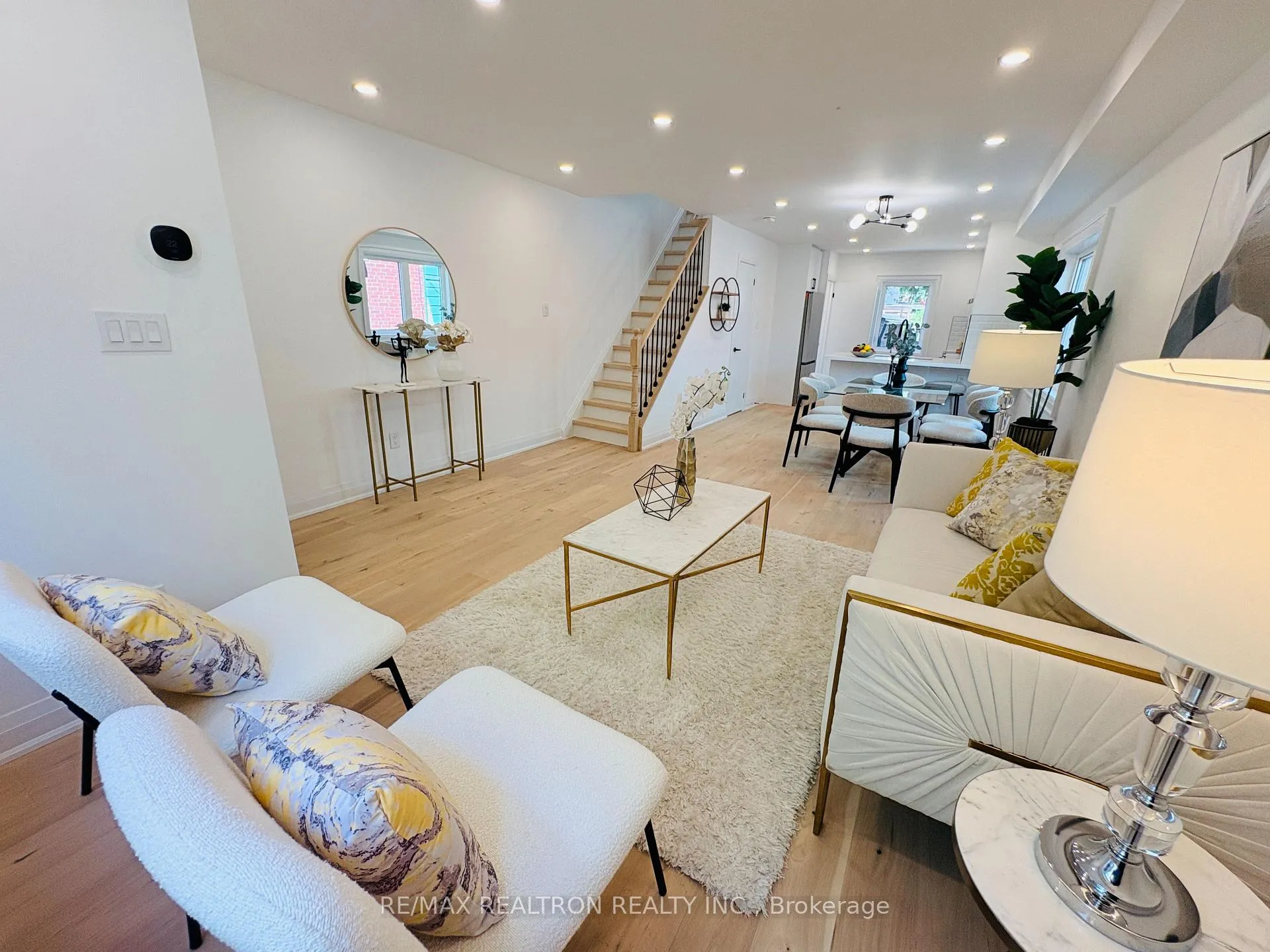 Photo 5 of 414 Mortimer Avenue, Toronto, Danforth Village-East York — HOMEH