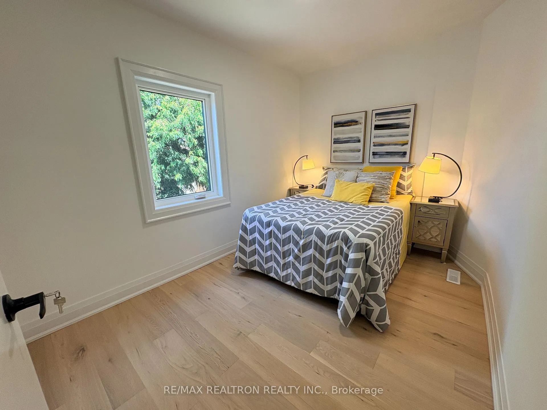 Photo 11 of 414 Mortimer Avenue, Toronto, Danforth Village-East York — HOMEH