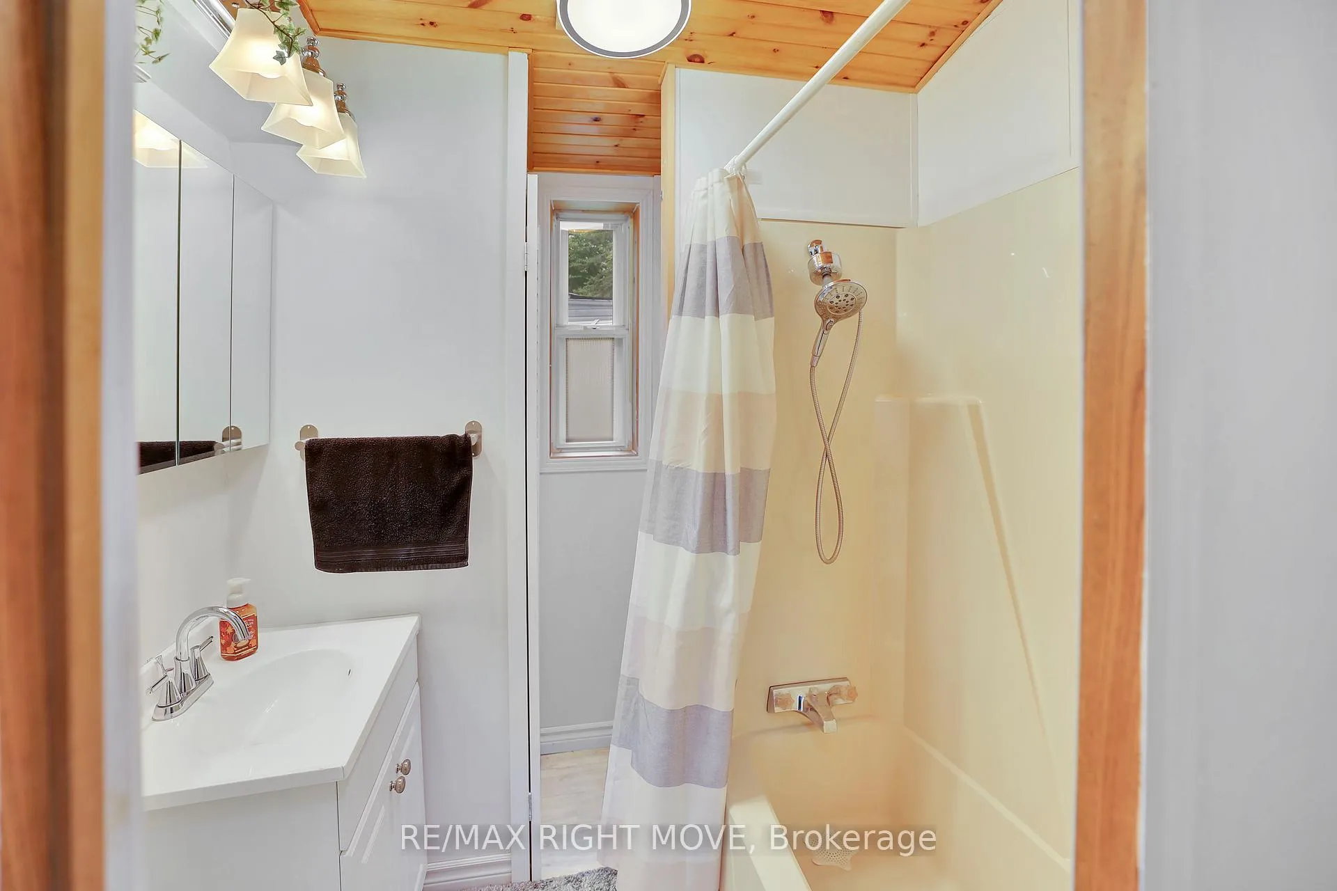 Photo 8 of Unit 94, 1007 Racoon Road, Gravenhurst, Morrison — HOMEH