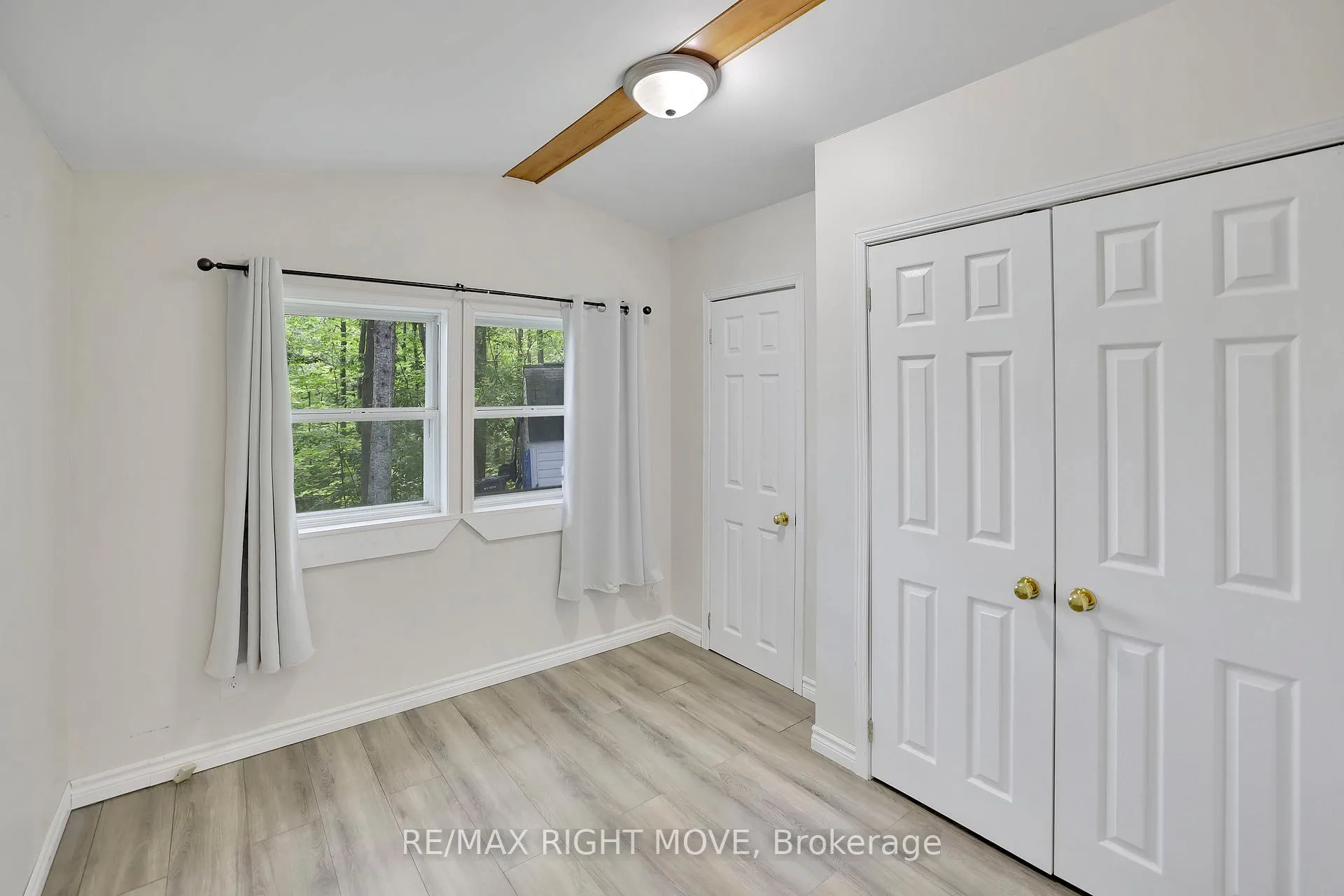 Photo 12 of Unit 94, 1007 Racoon Road, Gravenhurst, Morrison — HOMEH
