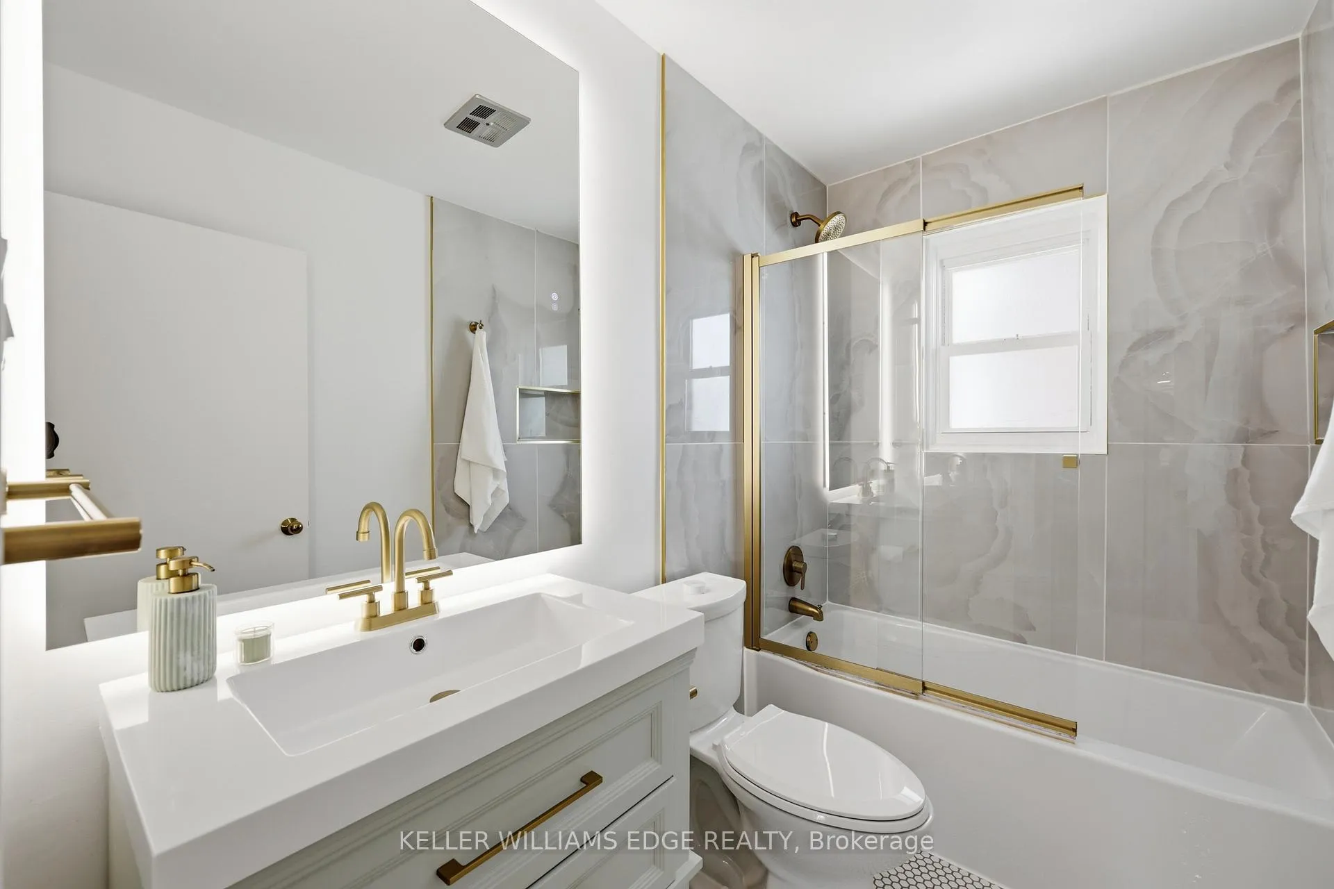 Photo 11 of 153 West 28th Street, Hamilton, Westcliffe — HOMEH