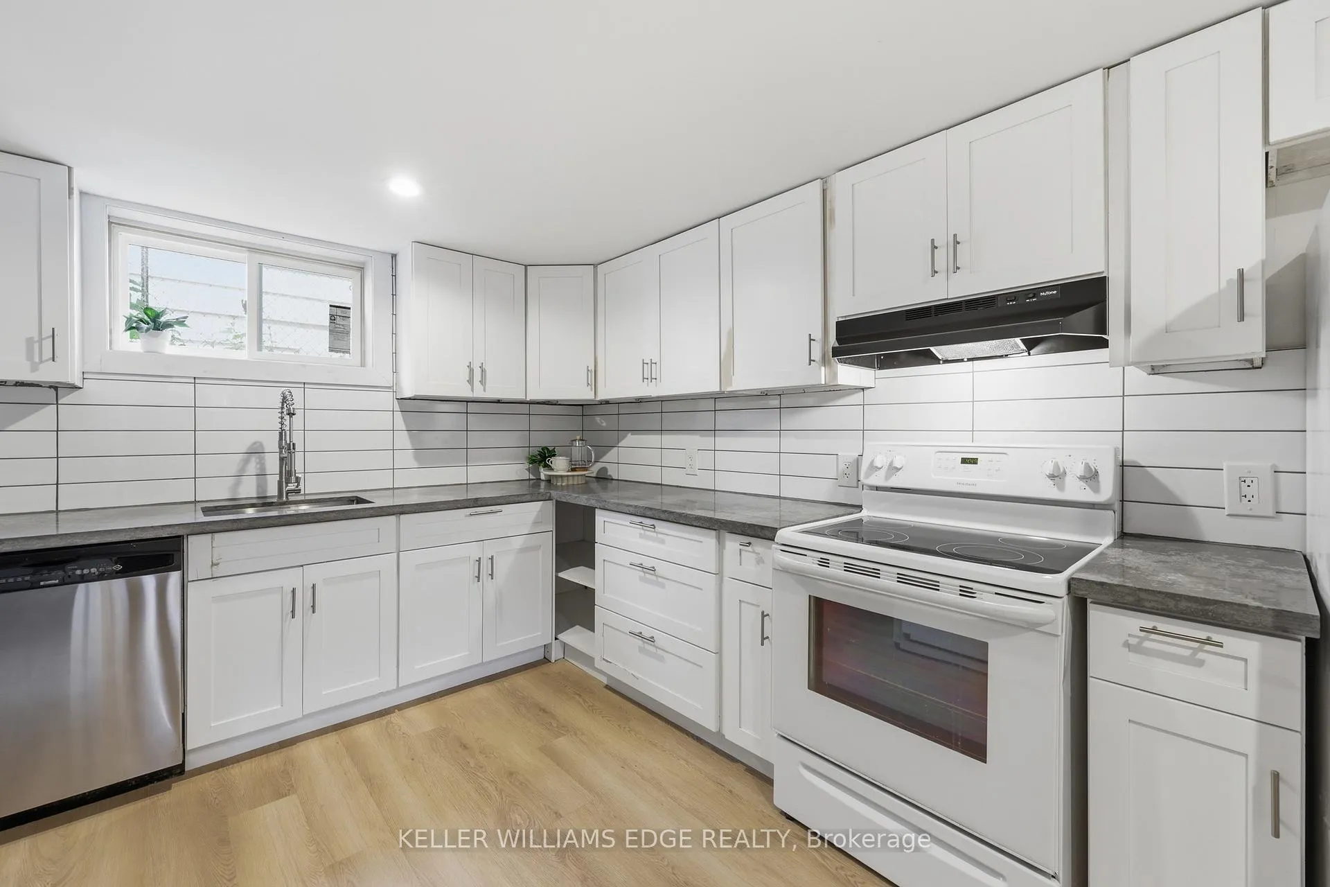 Photo 15 of 153 West 28th Street, Hamilton, Westcliffe — HOMEH