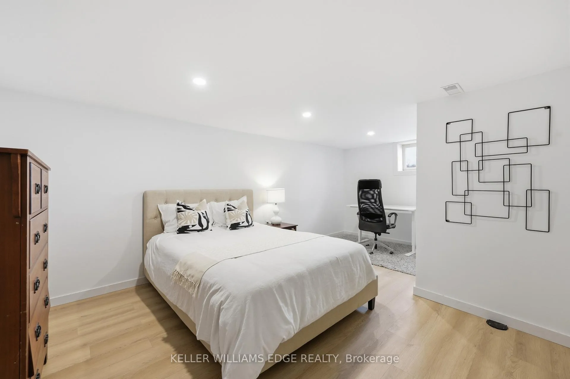Photo 16 of 153 West 28th Street, Hamilton, Westcliffe — HOMEH