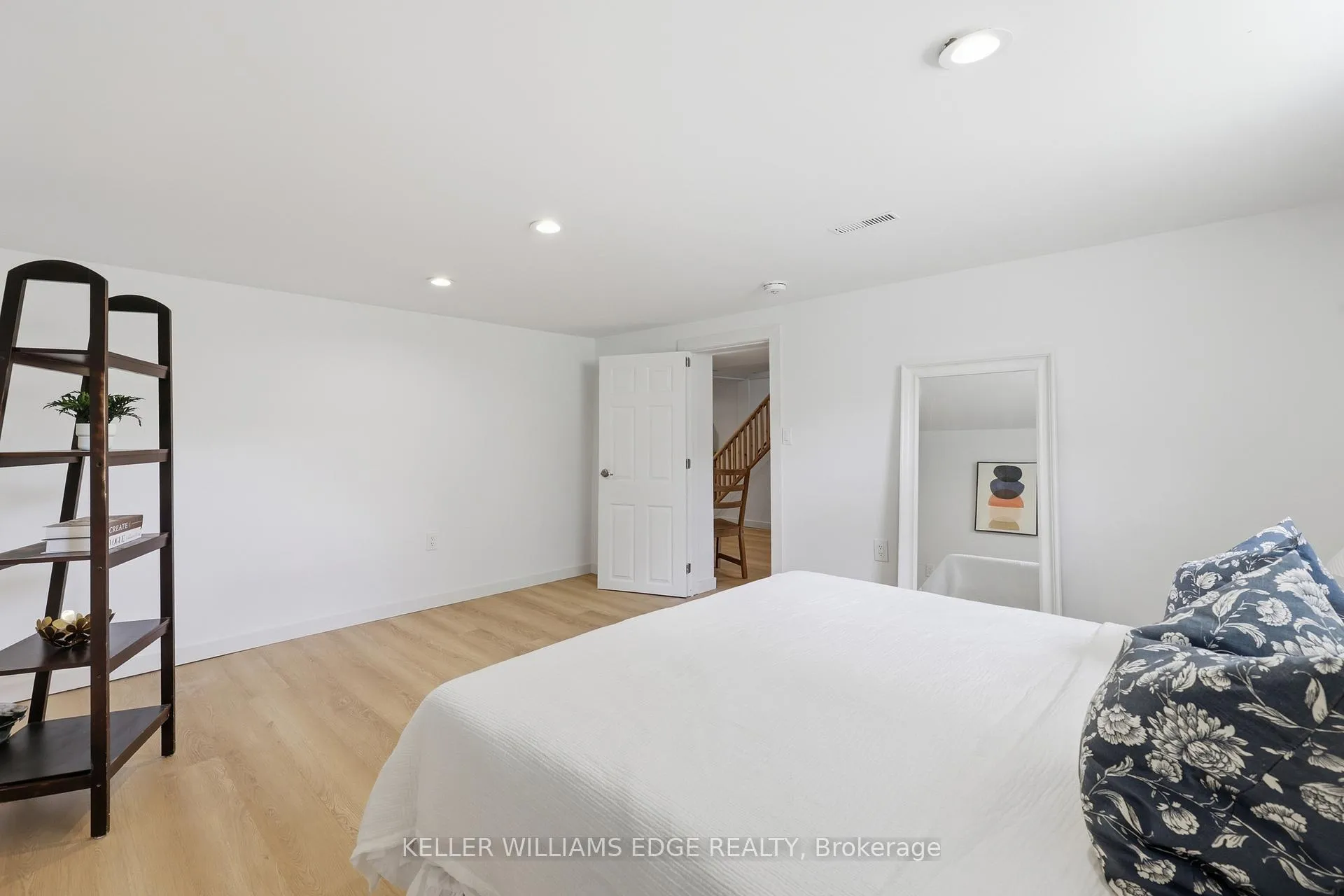 Photo 18 of 153 West 28th Street, Hamilton, Westcliffe — HOMEH
