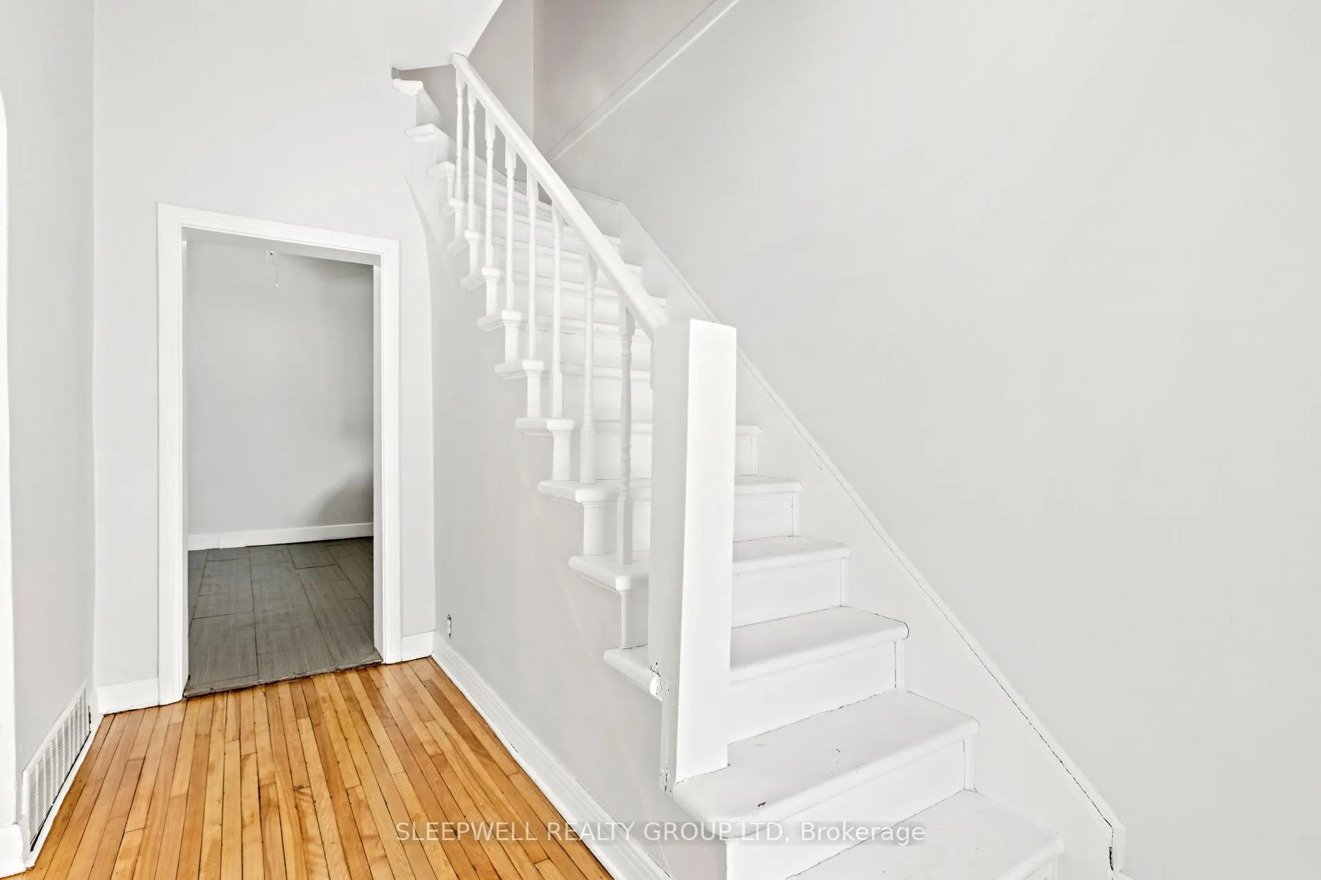 Photo 5 of 481 Besserer Street, Ottawa, Sandy Hill — HOMEH