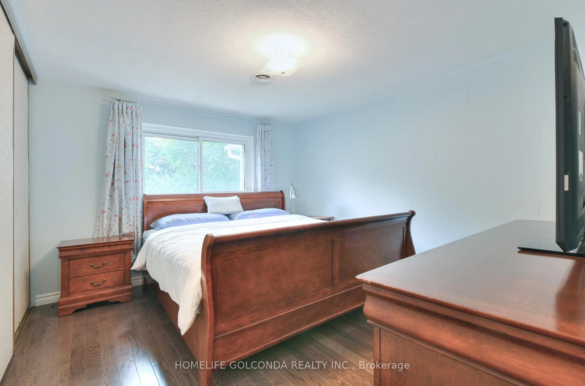 Photo 11 of 8 Glen Springs Drive, Scarborough, L'Amoreaux — HOMEH