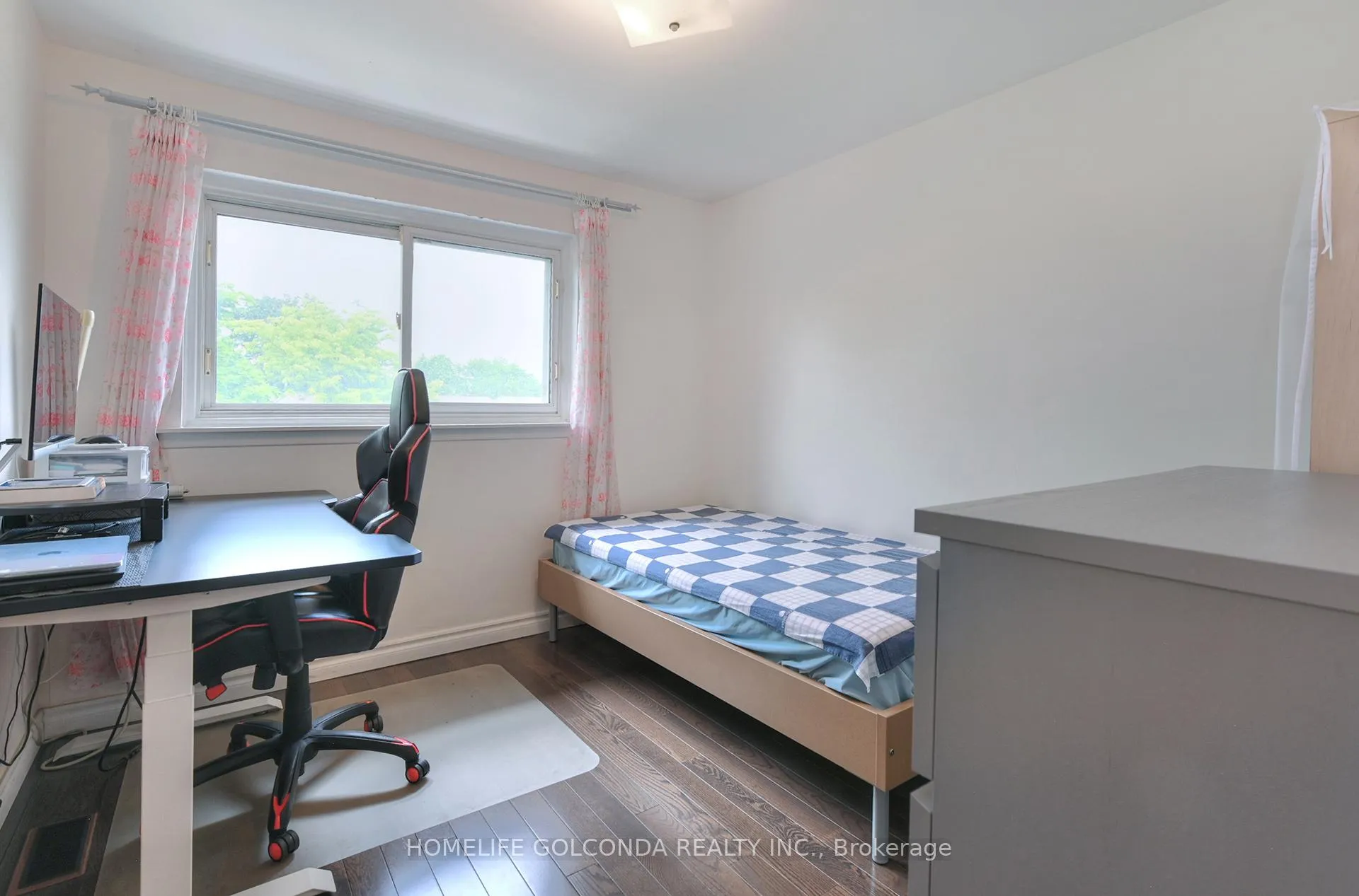 Photo 13 of 8 Glen Springs Drive, Scarborough, L'Amoreaux — HOMEH