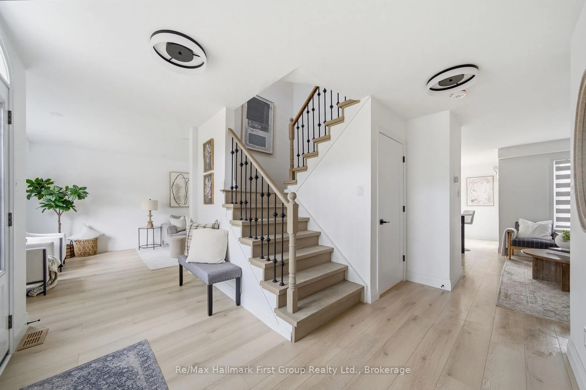 Photo 5 of 723 Carlisle Street, Cobourg — HOMEH