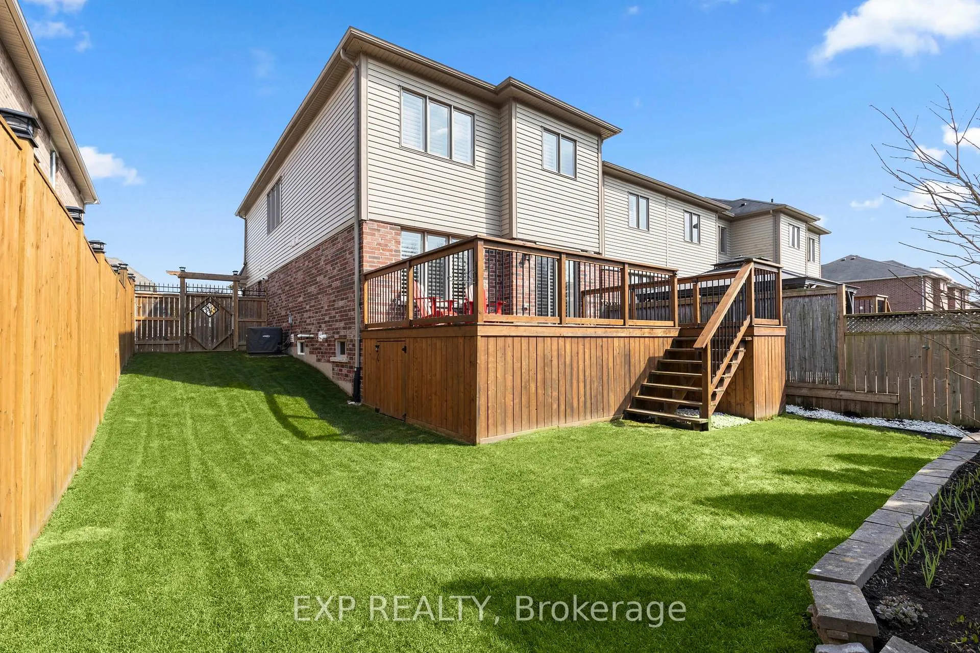 Photo 18 of 8679 Dogwood Crescent, Niagara Falls, Brown — HOMEH