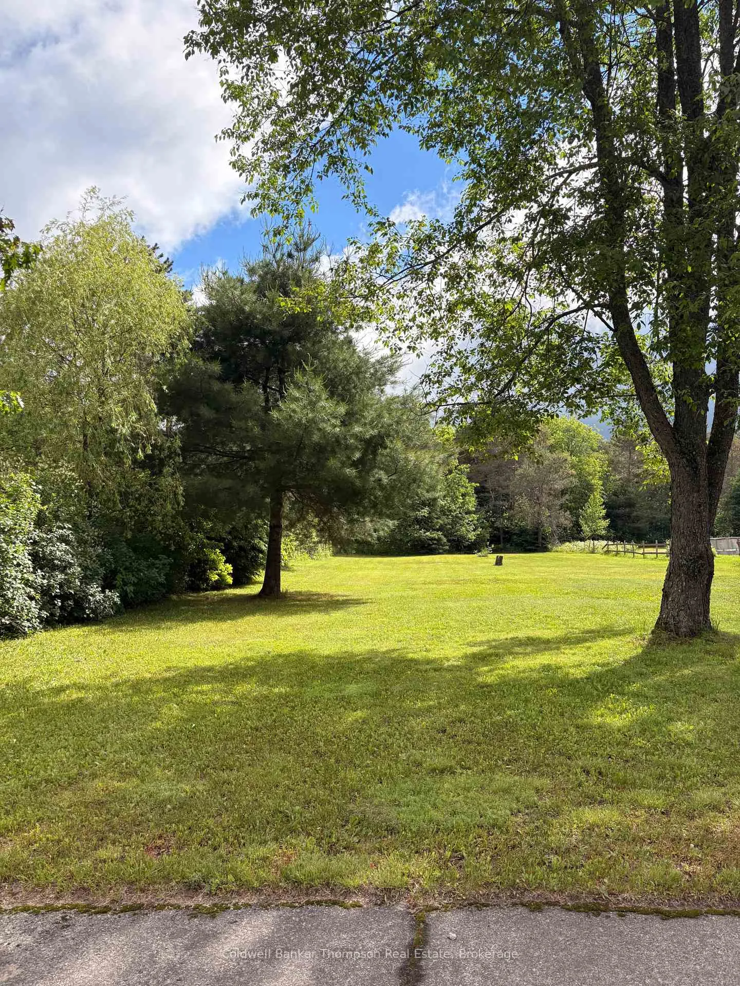 Photo of 2197 Stisted Road S