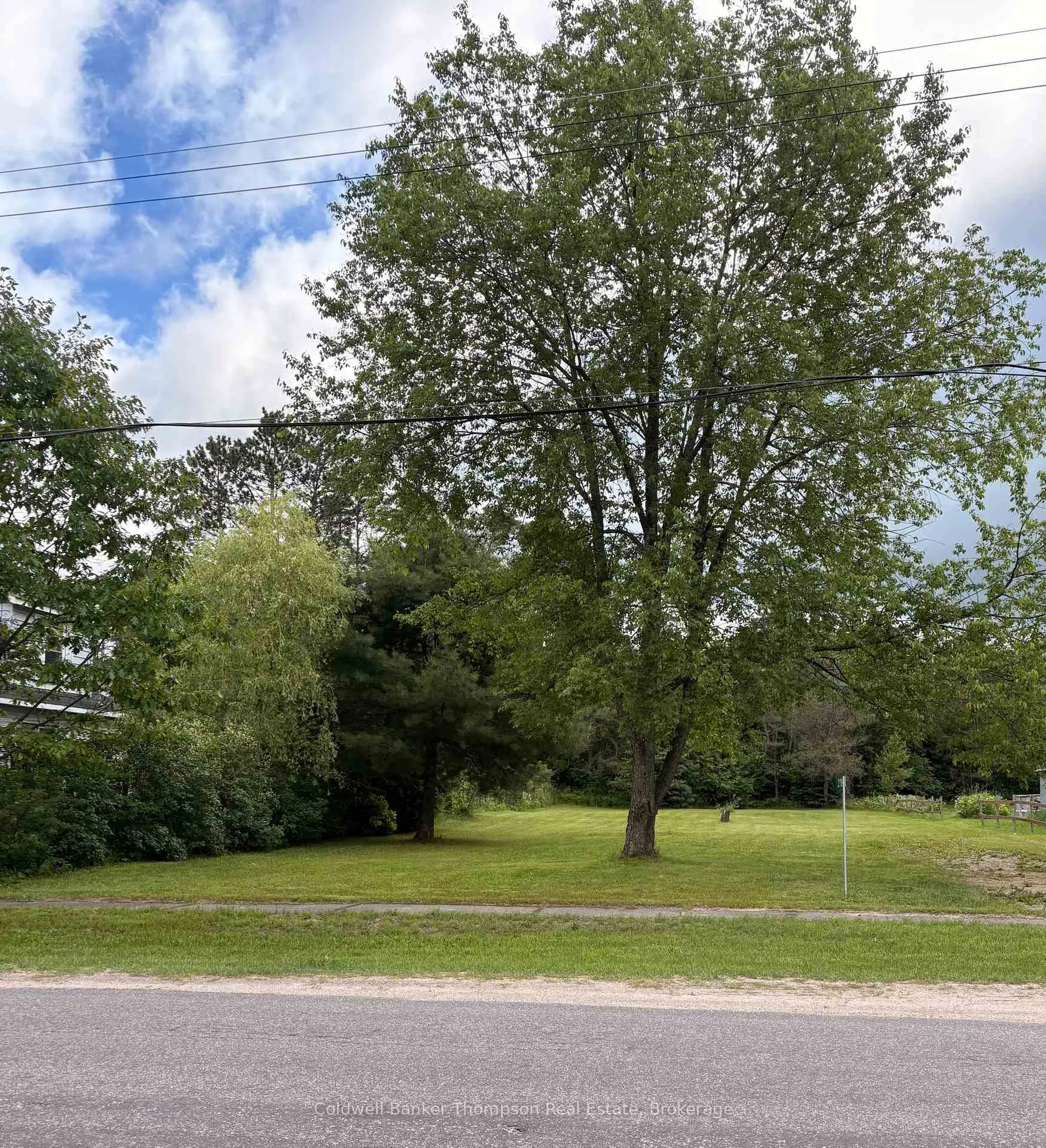 Photo 2 of 2197 Stisted Road S, McMurrich/Monteith, Sprucedale — HOMEH