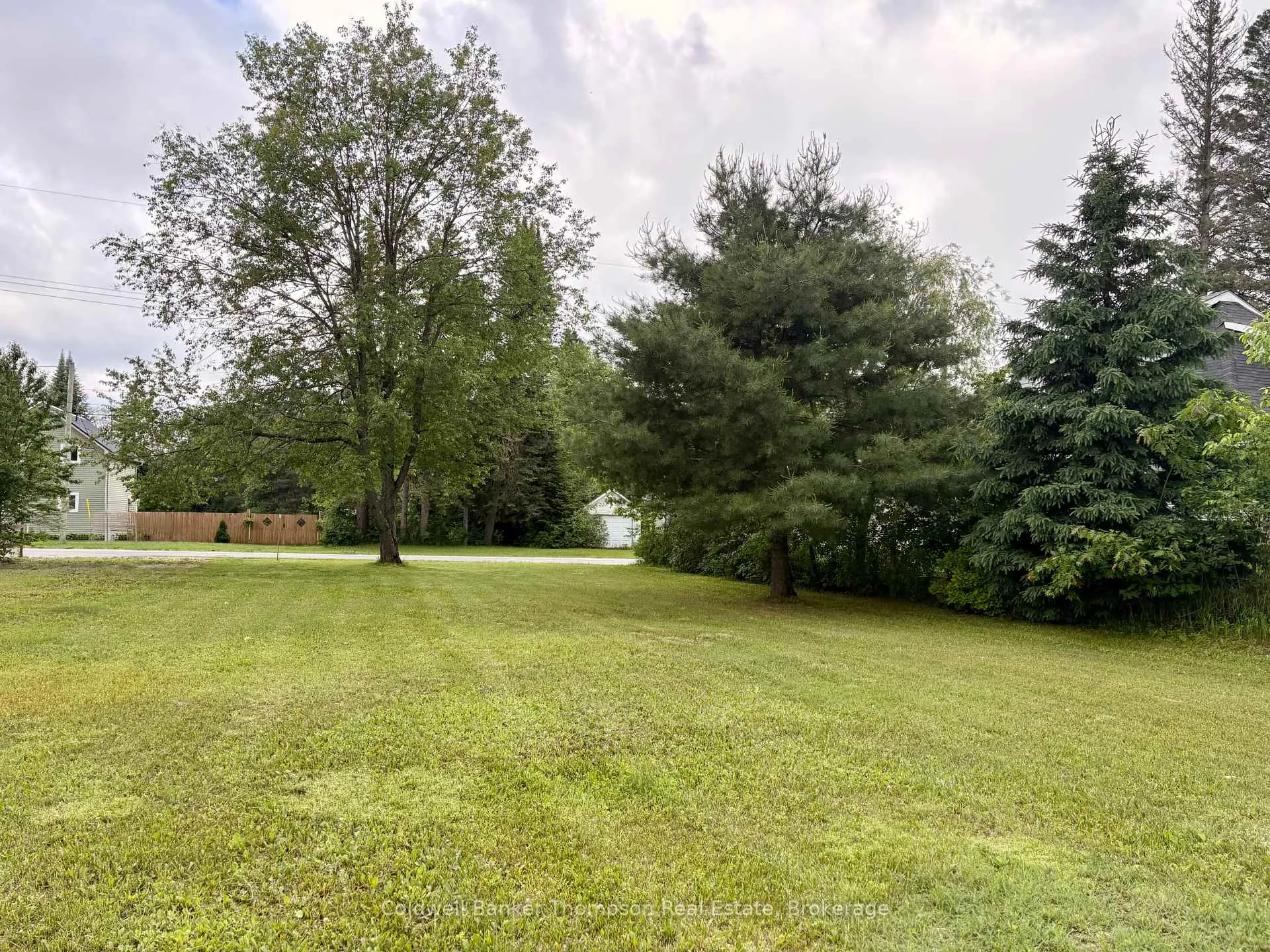 Photo 3 of 2197 Stisted Road S, McMurrich/Monteith, Sprucedale — HOMEH