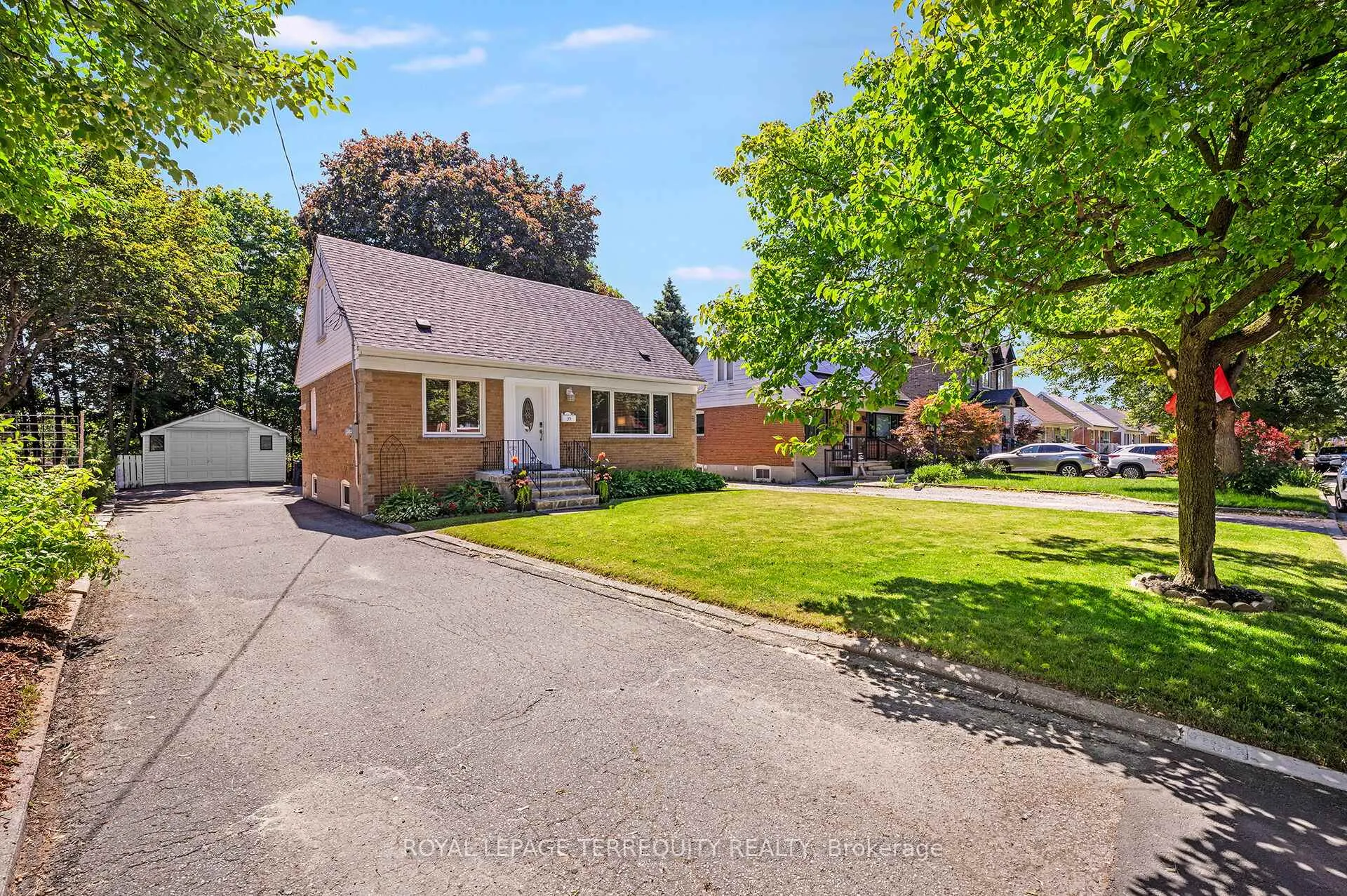 Photo 25 of 35 Jodphur Avenue, North York, Humberlea-Pelmo Park — HOMEH