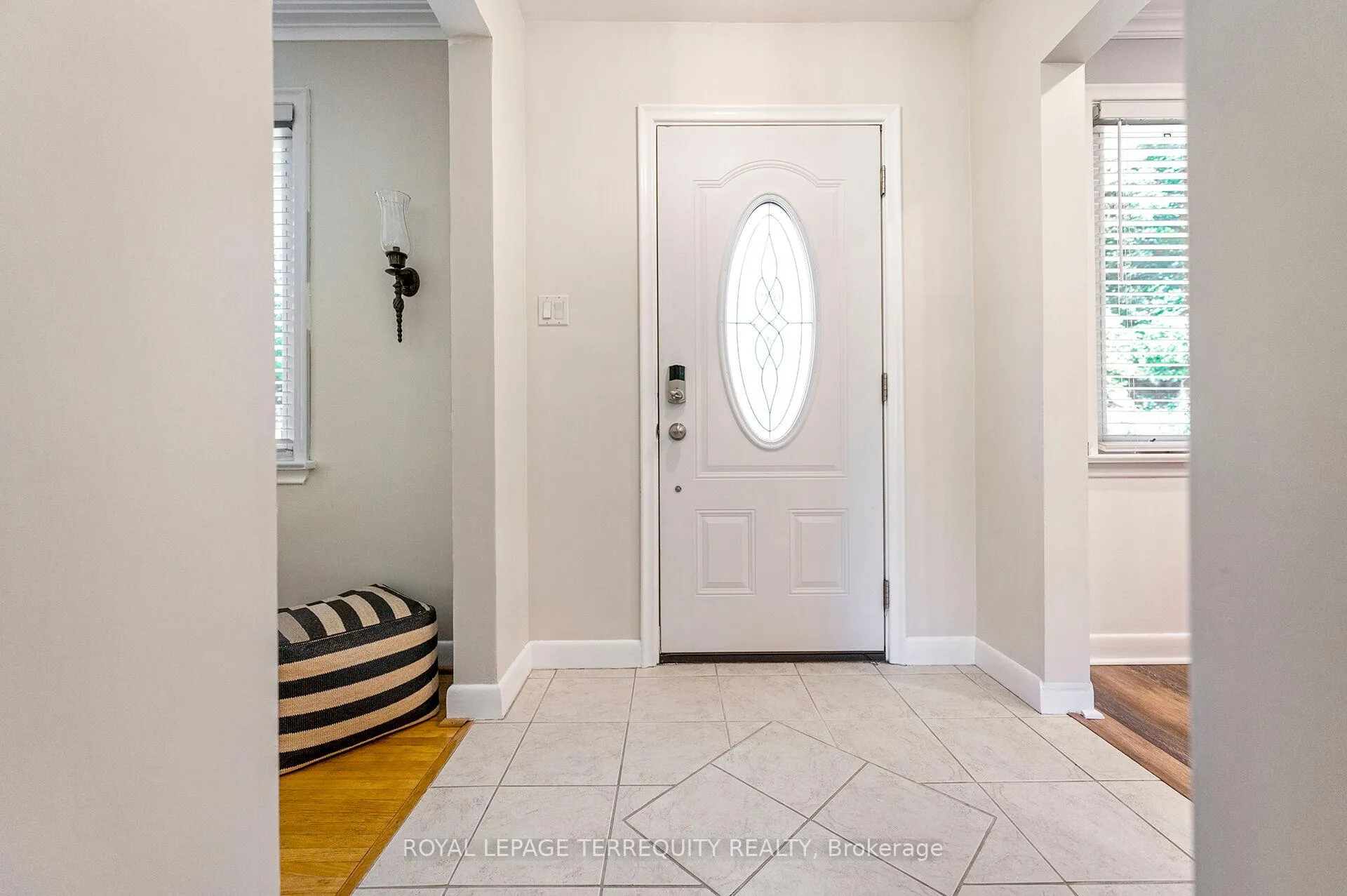 Photo 2 of 35 Jodphur Avenue, North York, Humberlea-Pelmo Park — HOMEH