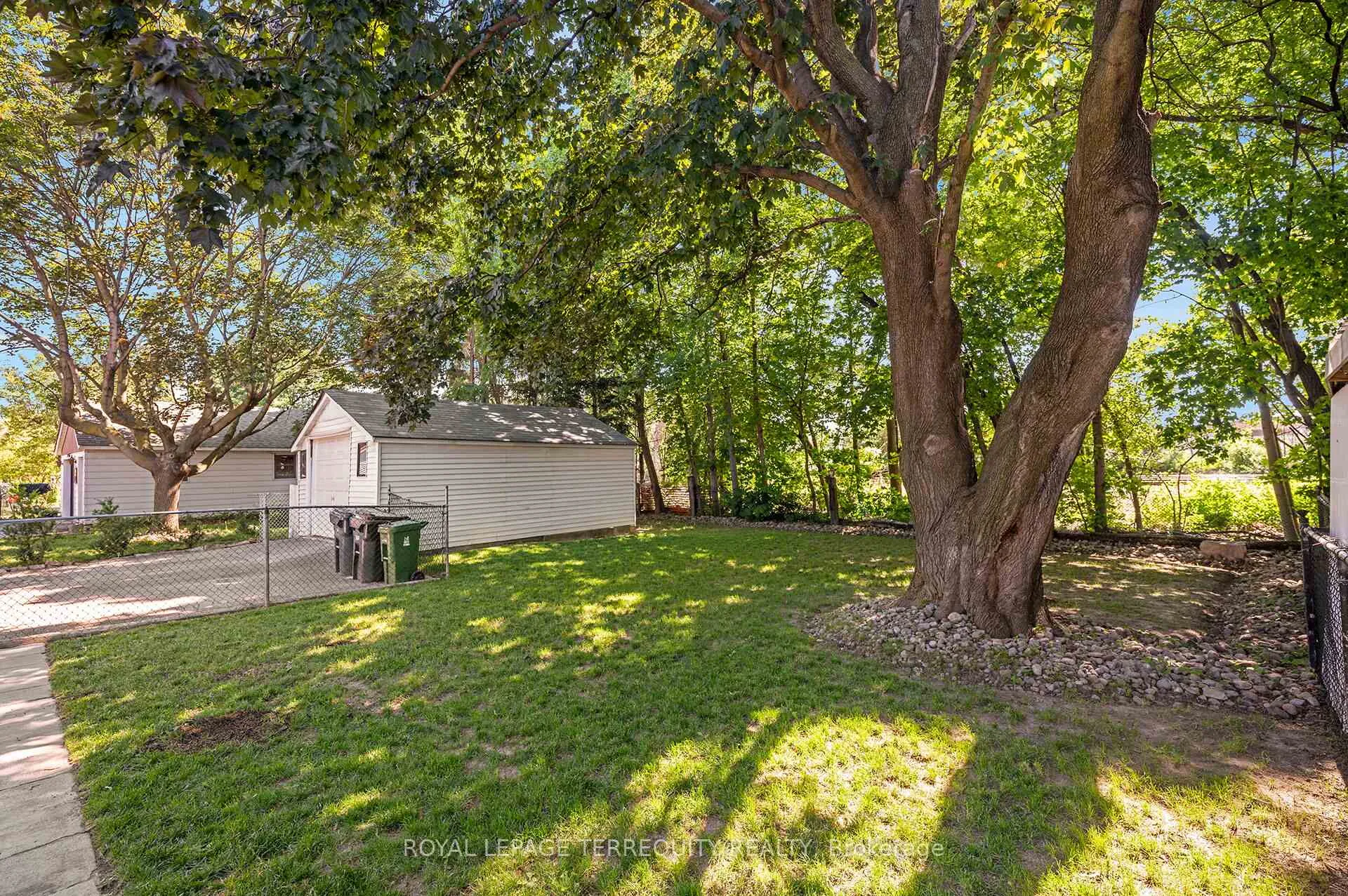 Photo 22 of 35 Jodphur Avenue, North York, Humberlea-Pelmo Park — HOMEH