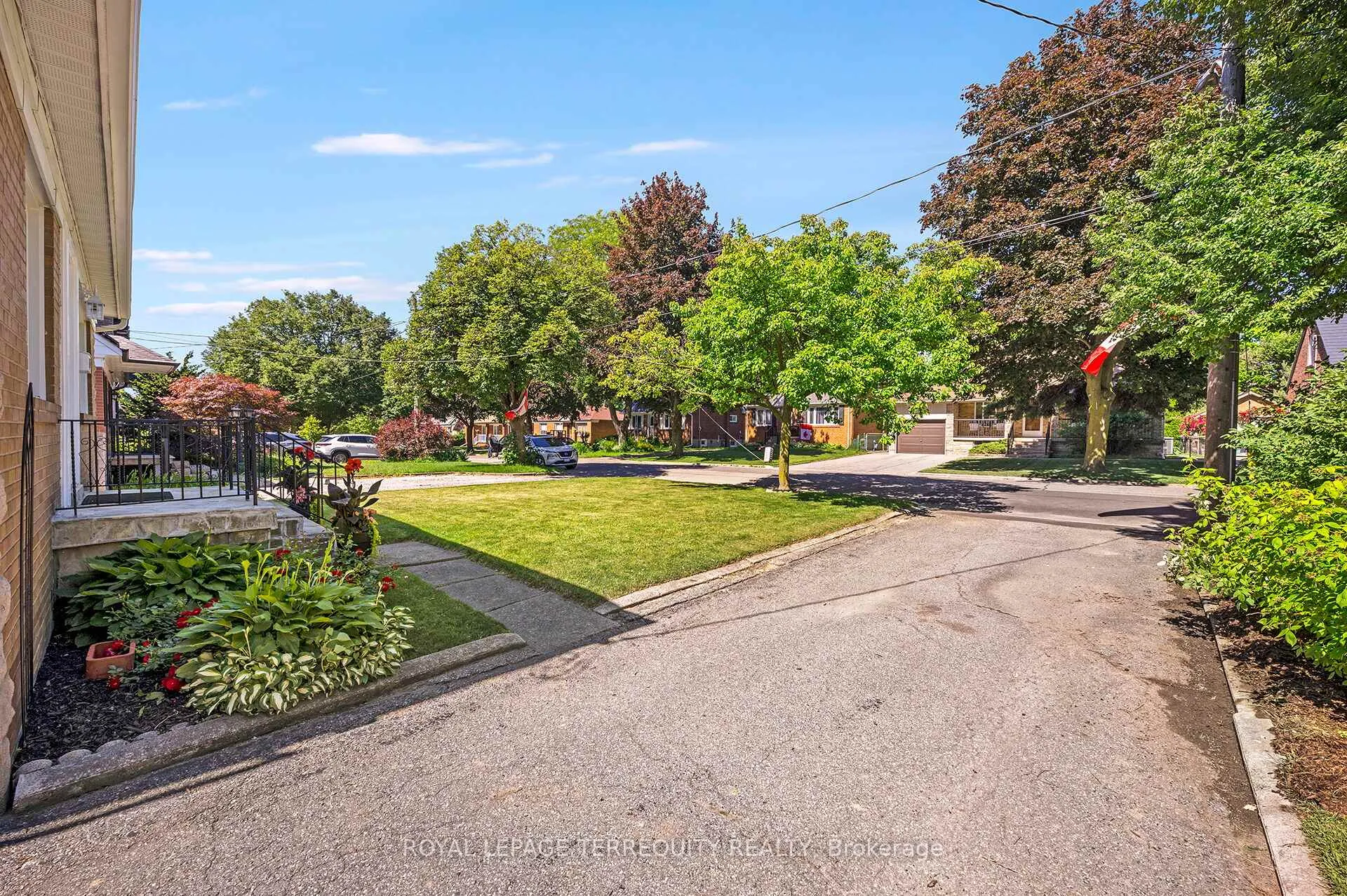 Photo 27 of 35 Jodphur Avenue, North York, Humberlea-Pelmo Park — HOMEH