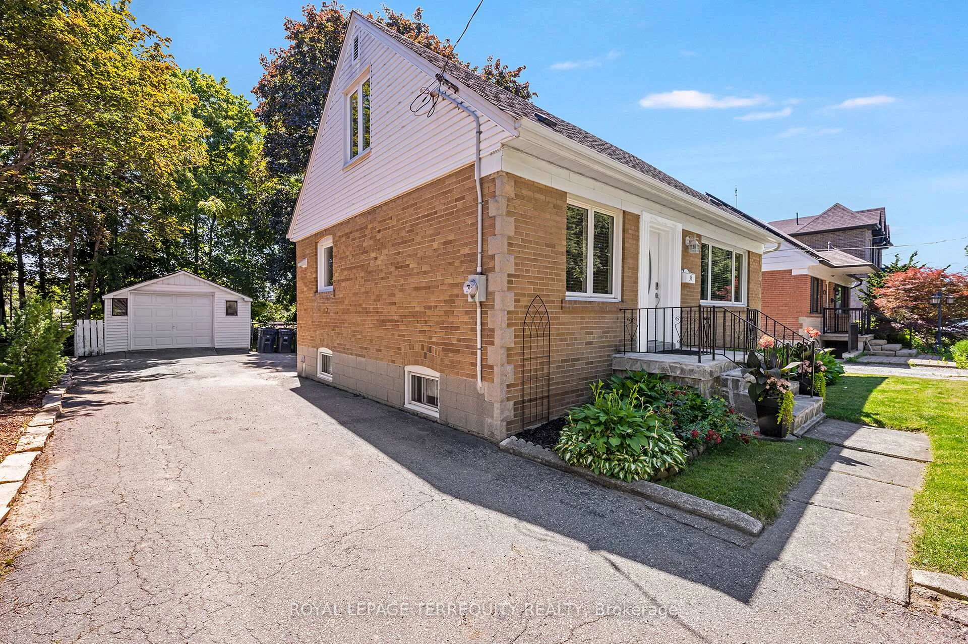 Photo 28 of 35 Jodphur Avenue, North York, Humberlea-Pelmo Park — HOMEH