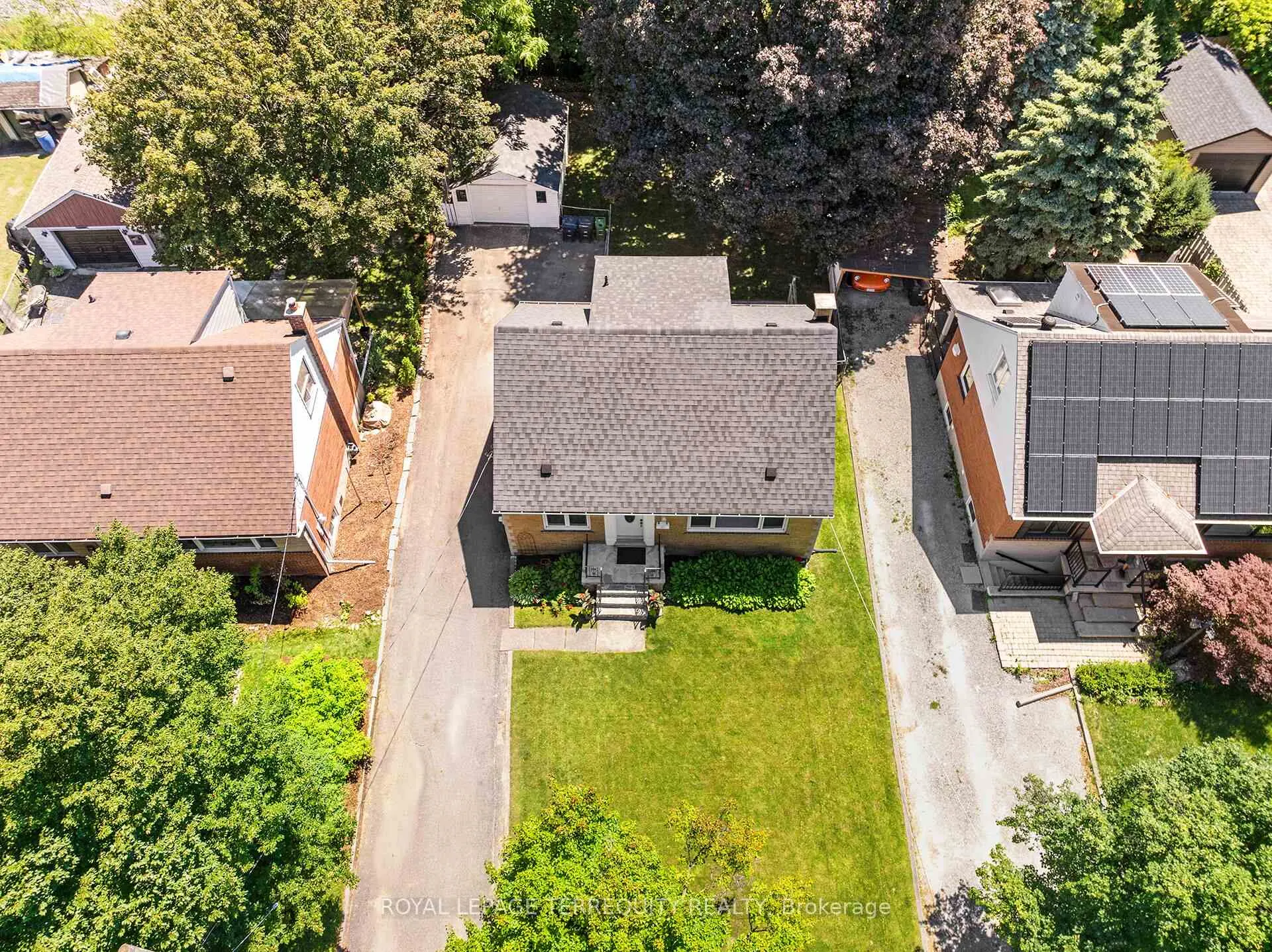 Photo 29 of 35 Jodphur Avenue, North York, Humberlea-Pelmo Park — HOMEH