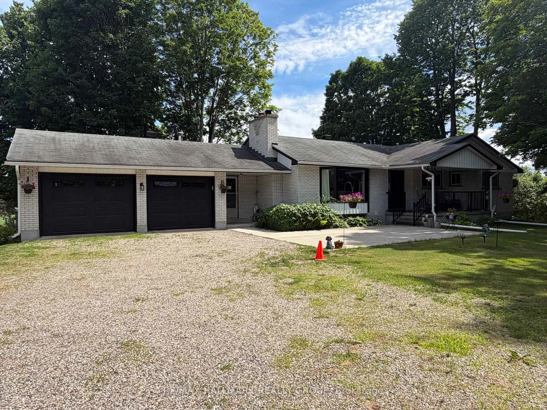 Photo 3 of 9950 Round Lake Road, Laurentian Valley, Laurentian Valley — HOMEH