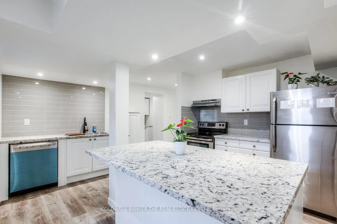 Photo 4 of LOWER - 562 Winette Road, Pickering, Rosebank — HOMEH