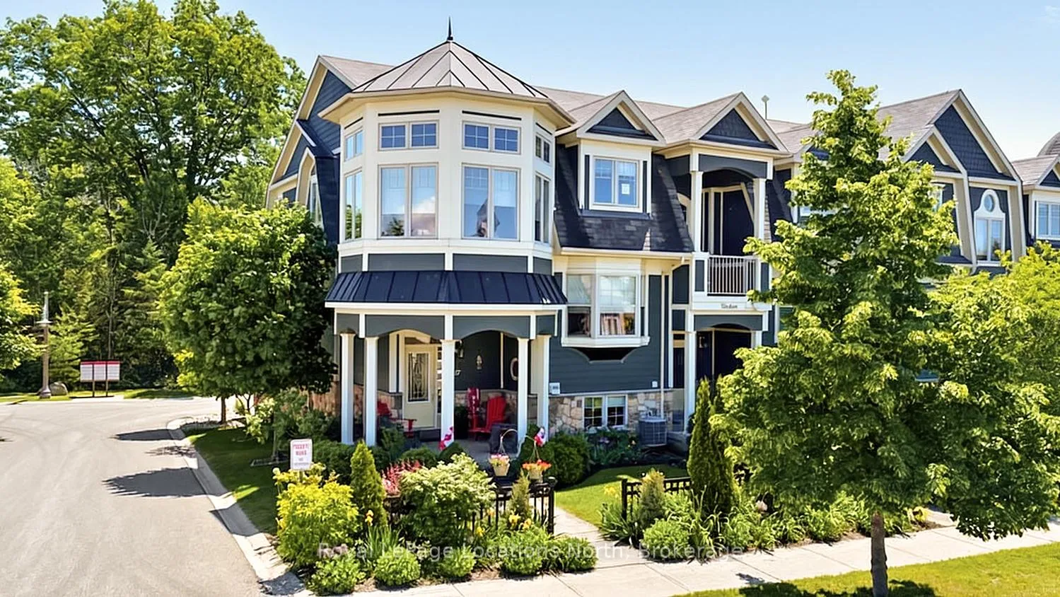 Photo 3 of 17 Sandy Coast Crescent, Wasaga Beach — HOMEH
