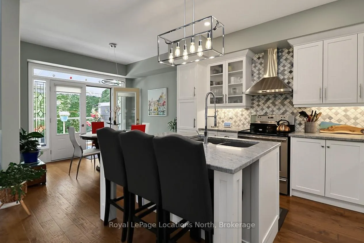 Photo 19 of 17 Sandy Coast Crescent, Wasaga Beach — HOMEH