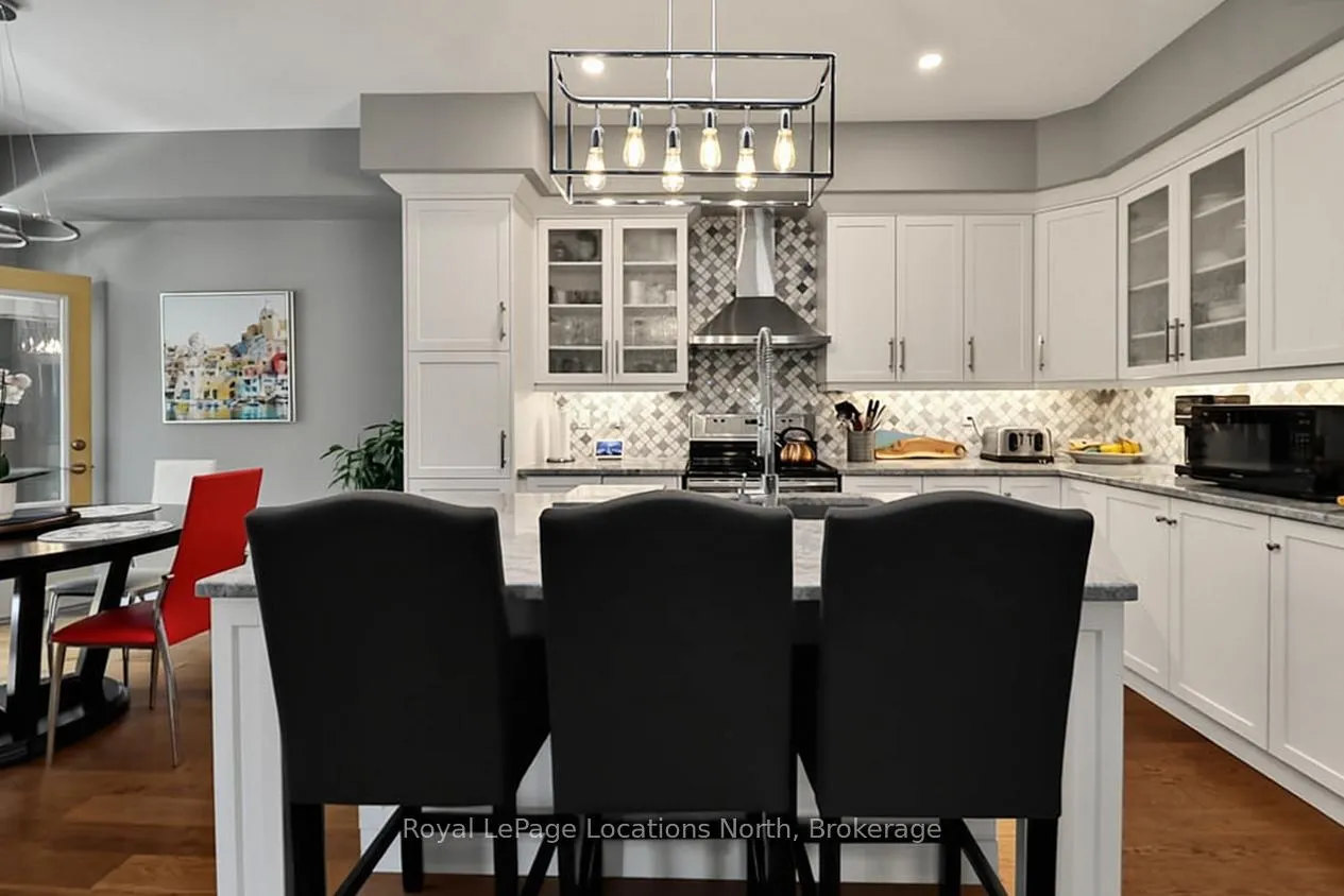 Photo 20 of 17 Sandy Coast Crescent, Wasaga Beach — HOMEH