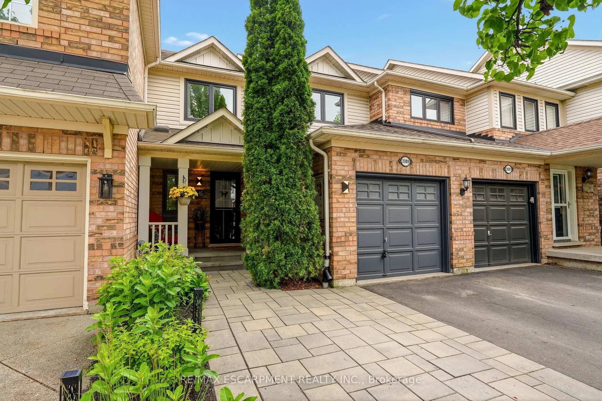 Photo 2 of 2089 Broadleaf Crescent, Burlington, Uptown — HOMEH