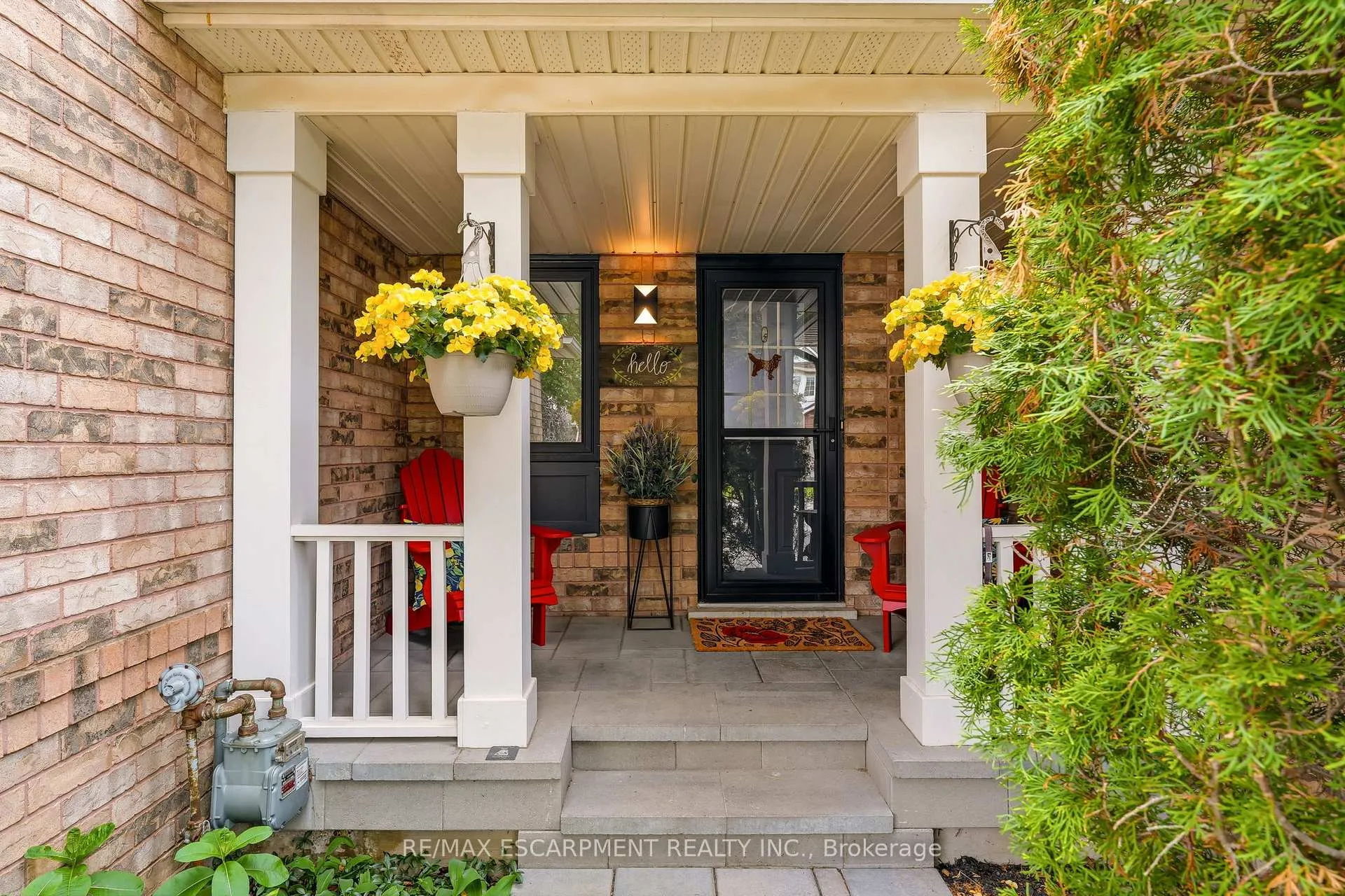 Photo 3 of 2089 Broadleaf Crescent, Burlington, Uptown — HOMEH