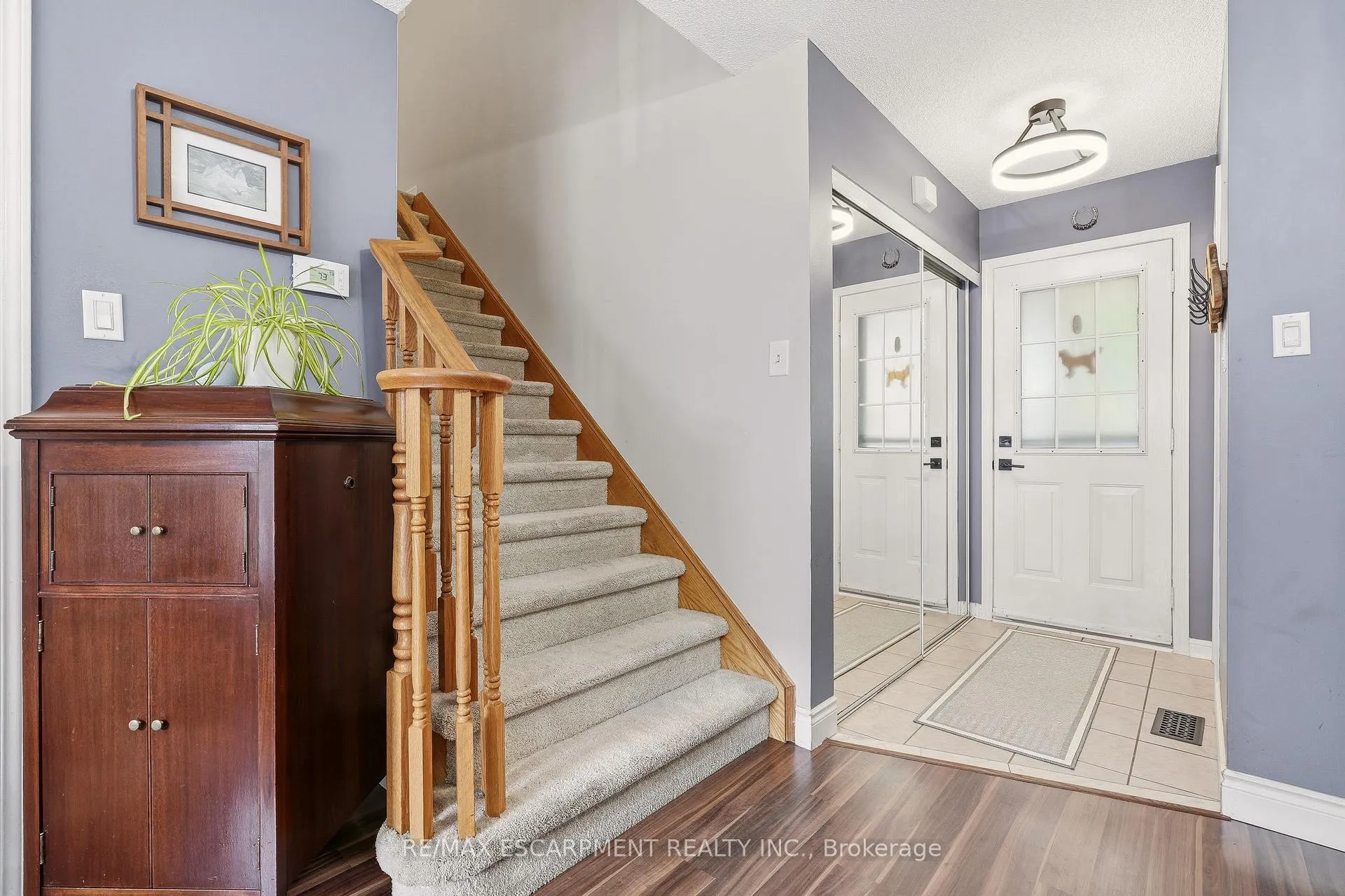 Photo 5 of 2089 Broadleaf Crescent, Burlington, Uptown — HOMEH