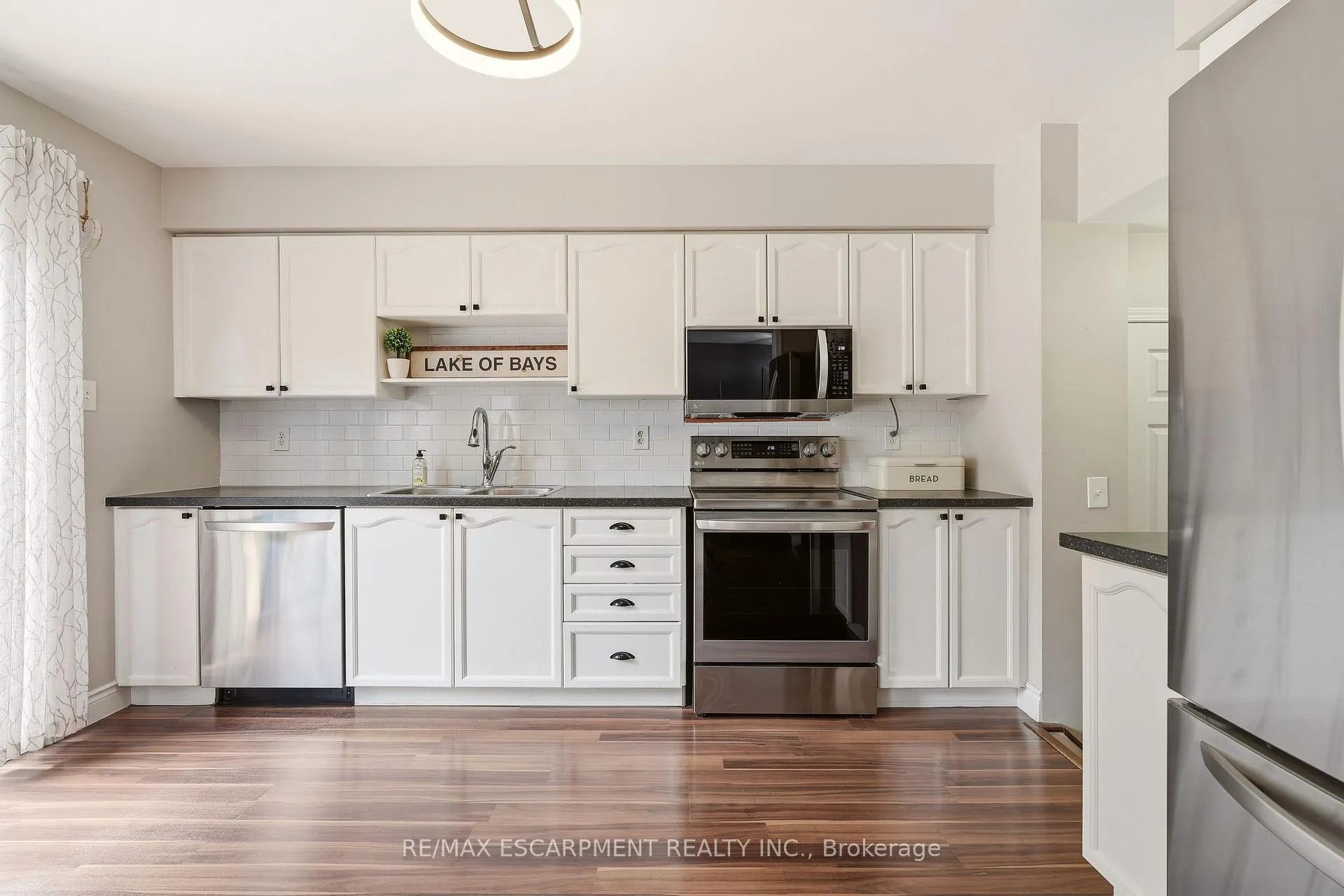 Photo 10 of 2089 Broadleaf Crescent, Burlington, Uptown — HOMEH