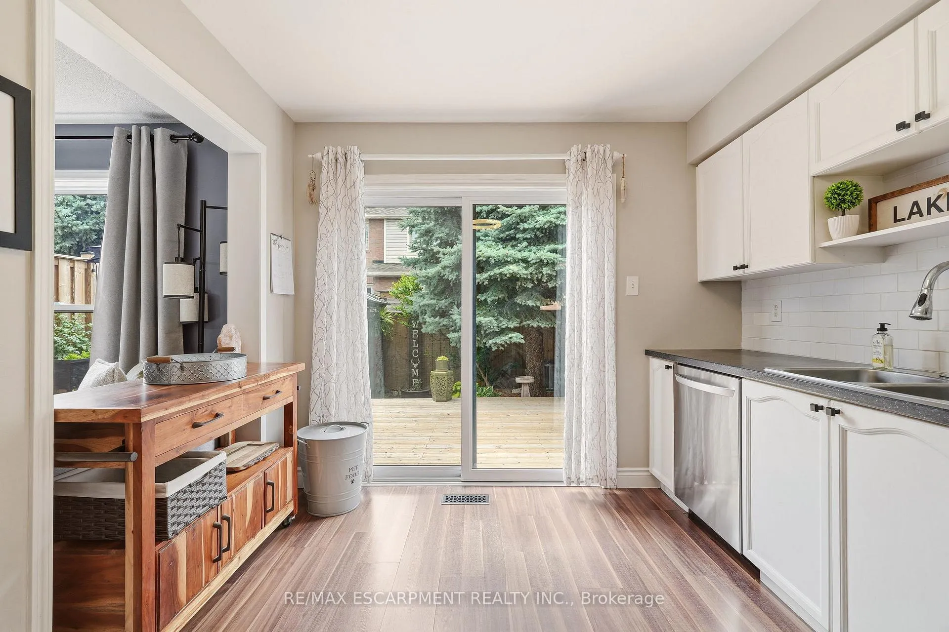 Photo 13 of 2089 Broadleaf Crescent, Burlington, Uptown — HOMEH
