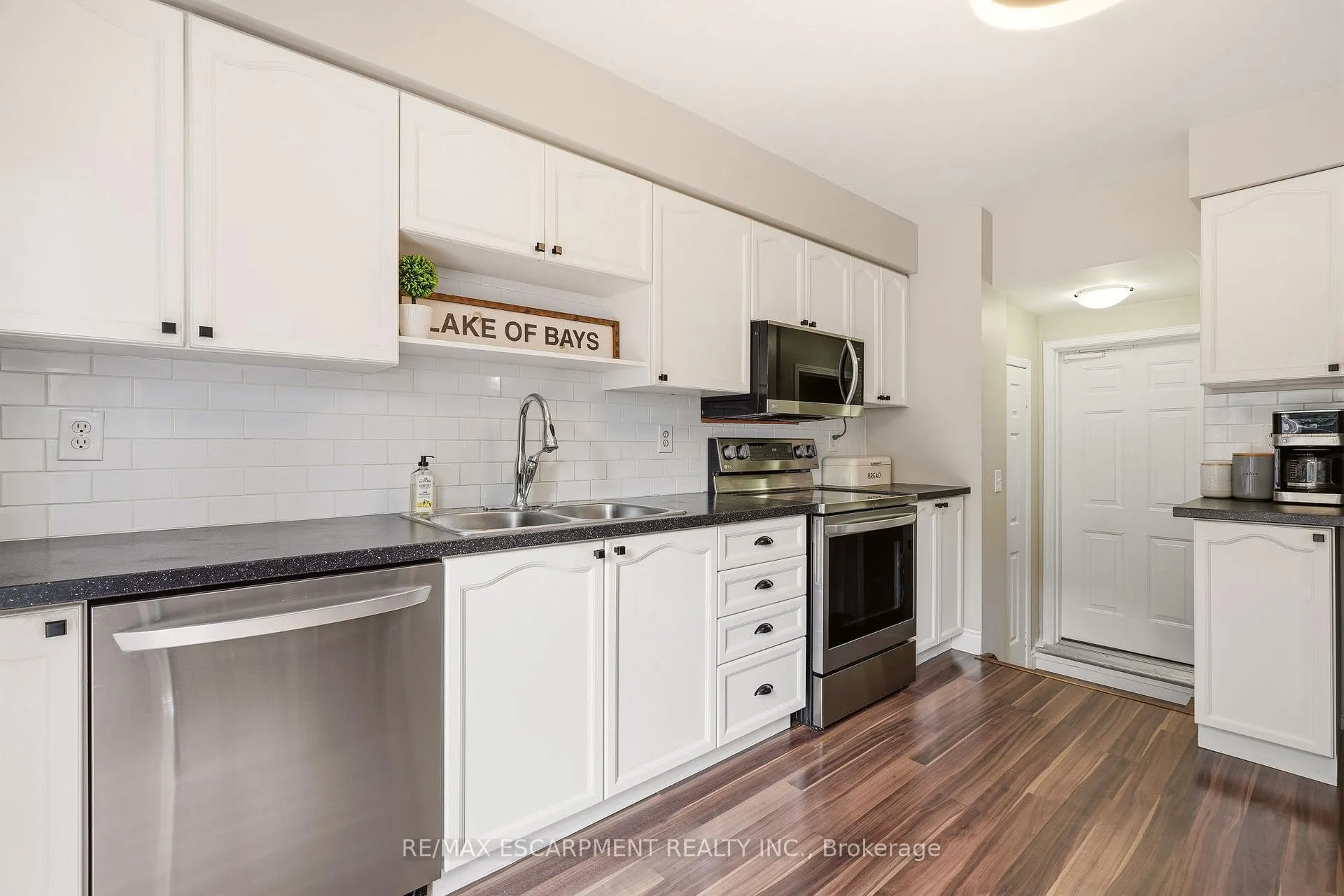 Photo 15 of 2089 Broadleaf Crescent, Burlington, Uptown — HOMEH