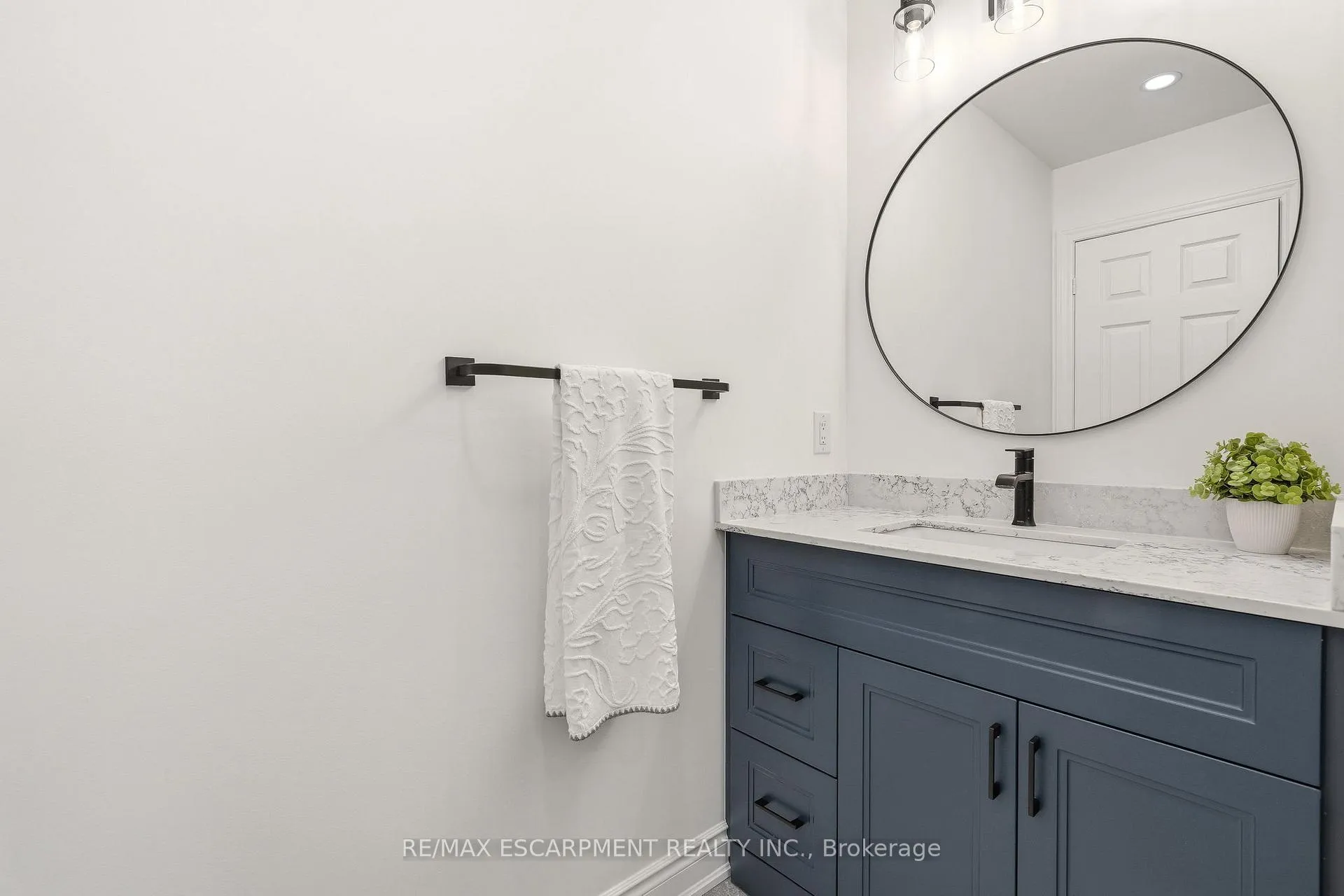 Photo 19 of 2089 Broadleaf Crescent, Burlington, Uptown — HOMEH